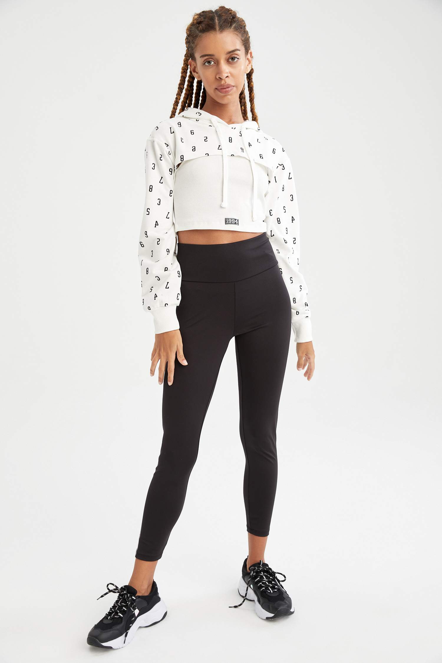 Kapüşonlu Relax Fit Baskılı İçi Yumuşak Tüylü Crop Sweatshirt