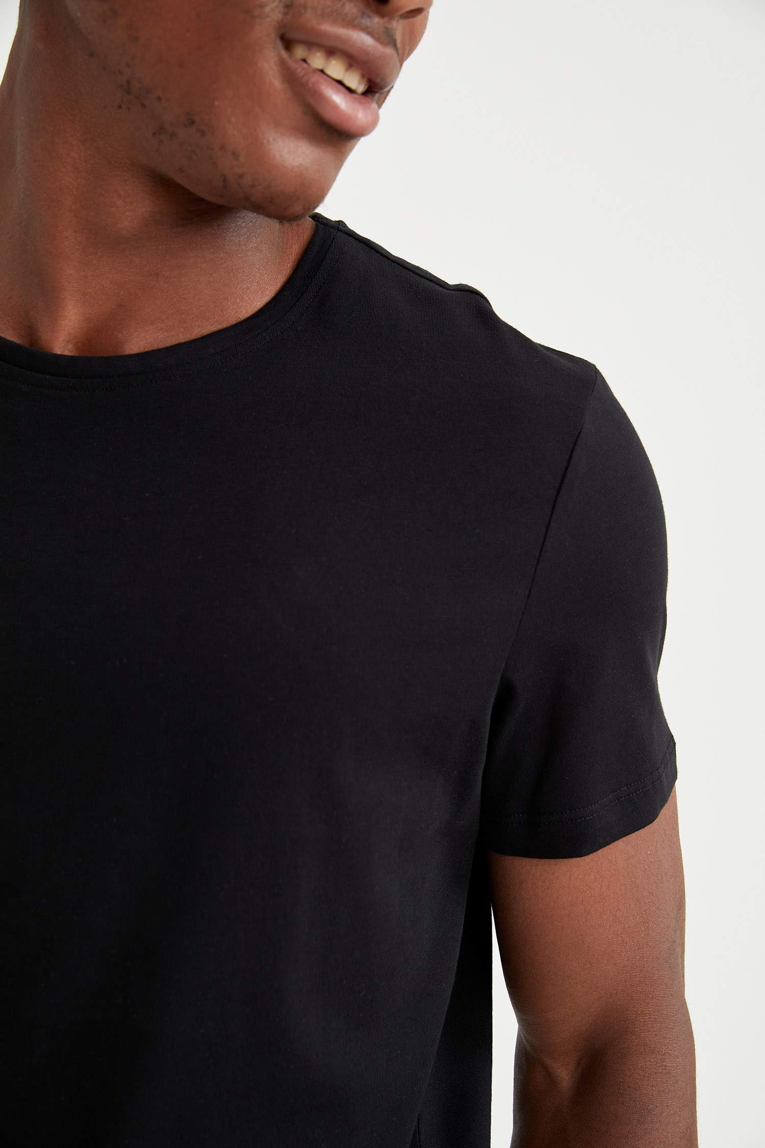 Slim Fit Bisiklet Yaka Basic Pijama Üstü