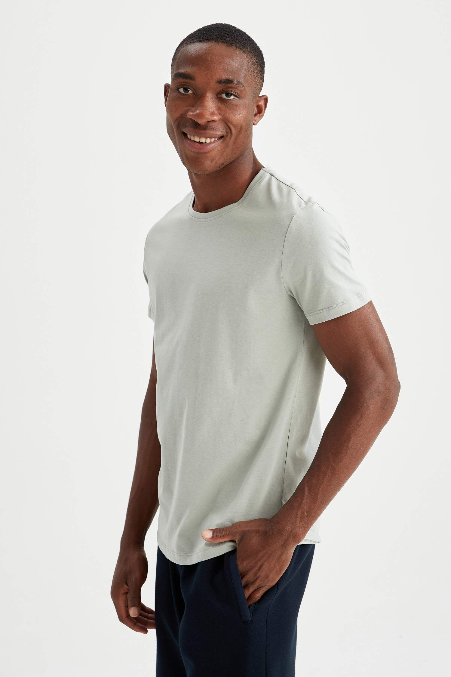 Slim Fit Bisiklet Yaka Basic Pijama Üstü
