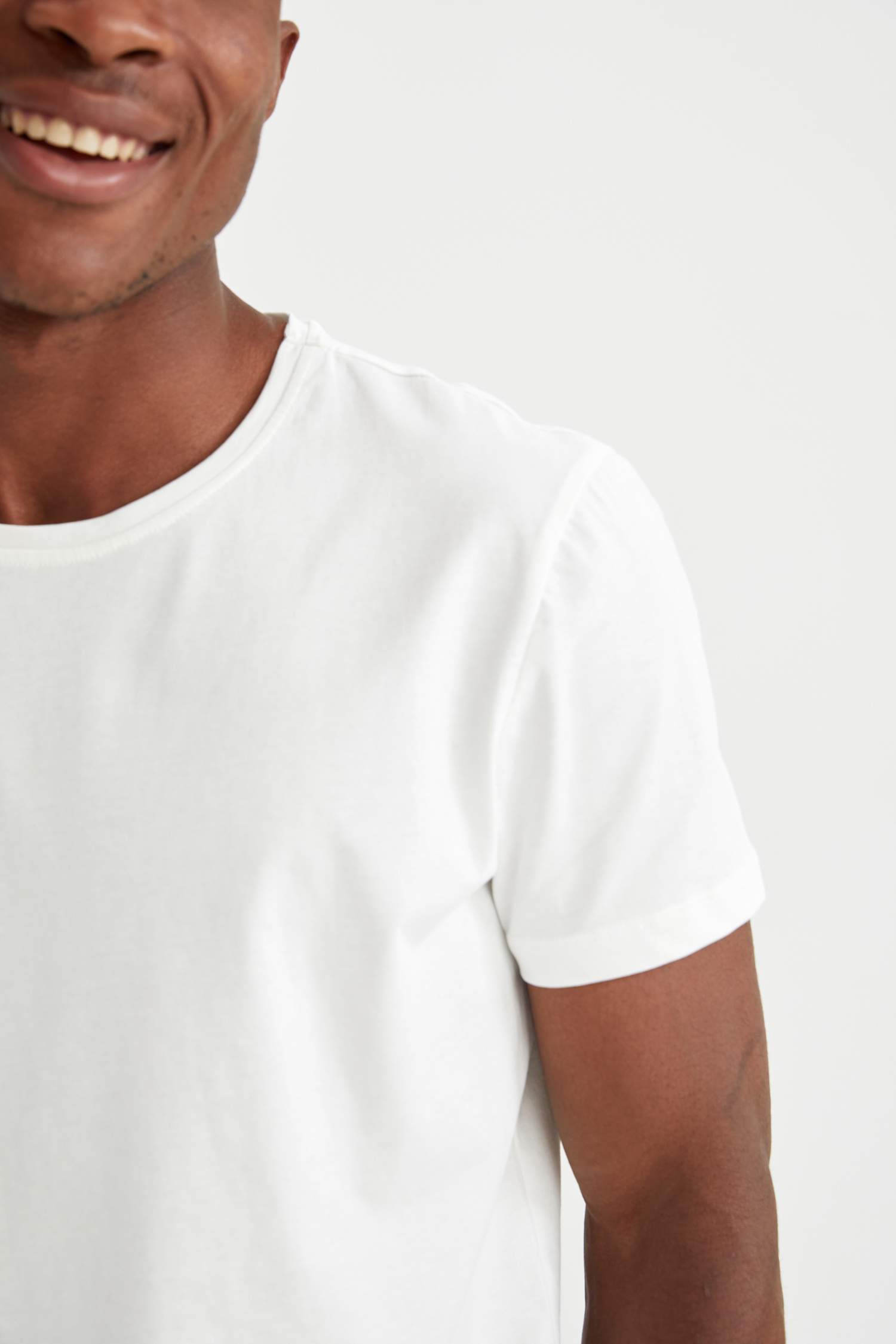 Slim Fit Bisiklet Yaka Basic Pijama Üstü