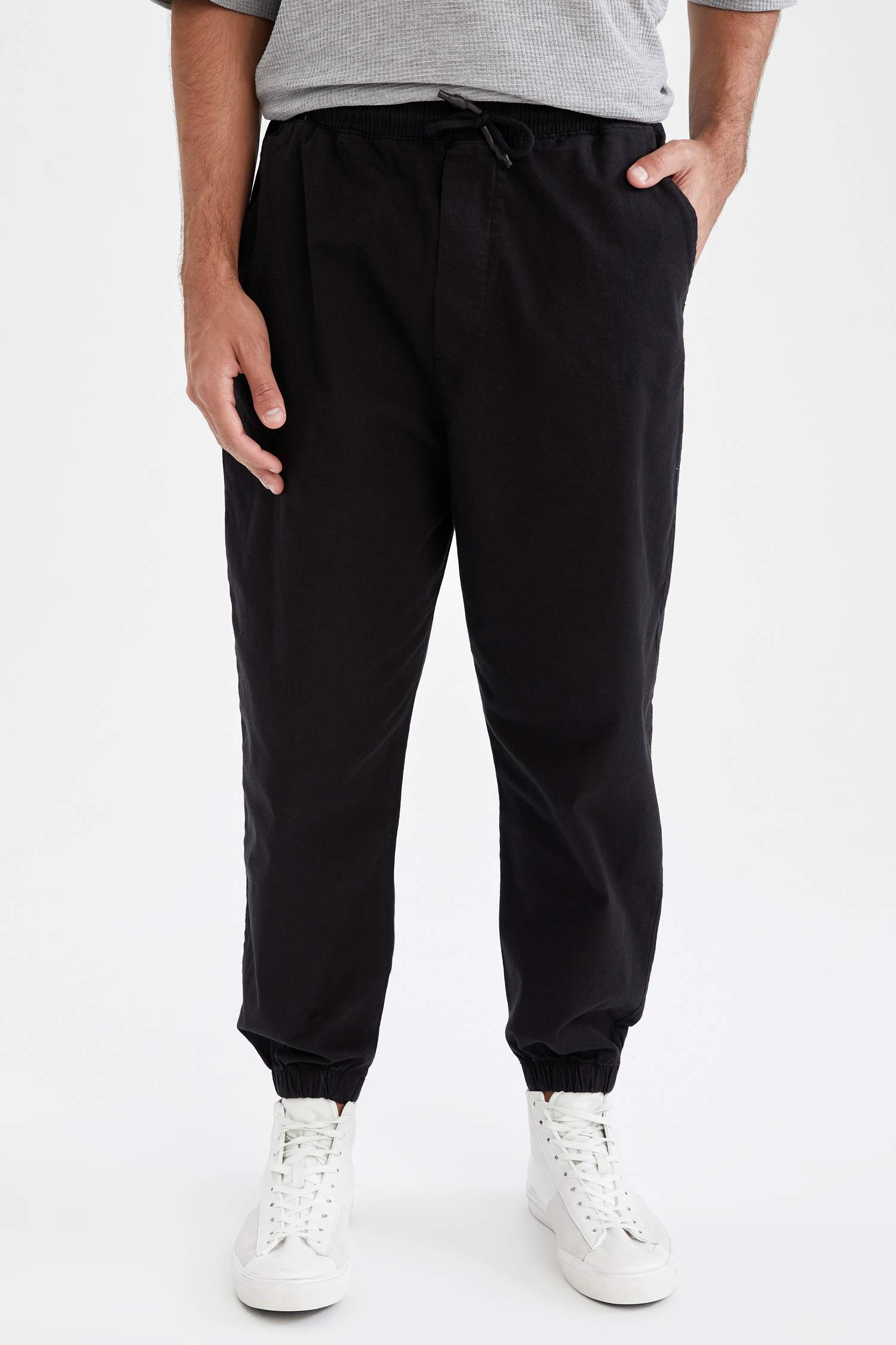 Regular Fit Beli Bağcıklı Likralı Jogger Pantolon