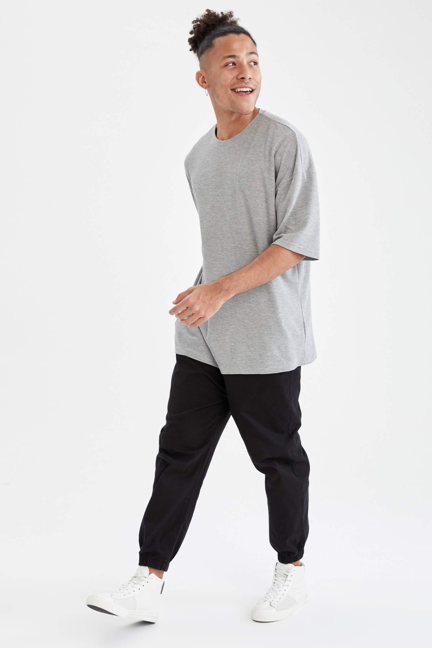 Regular Fit Beli Bağcıklı Likralı Jogger Pantolon