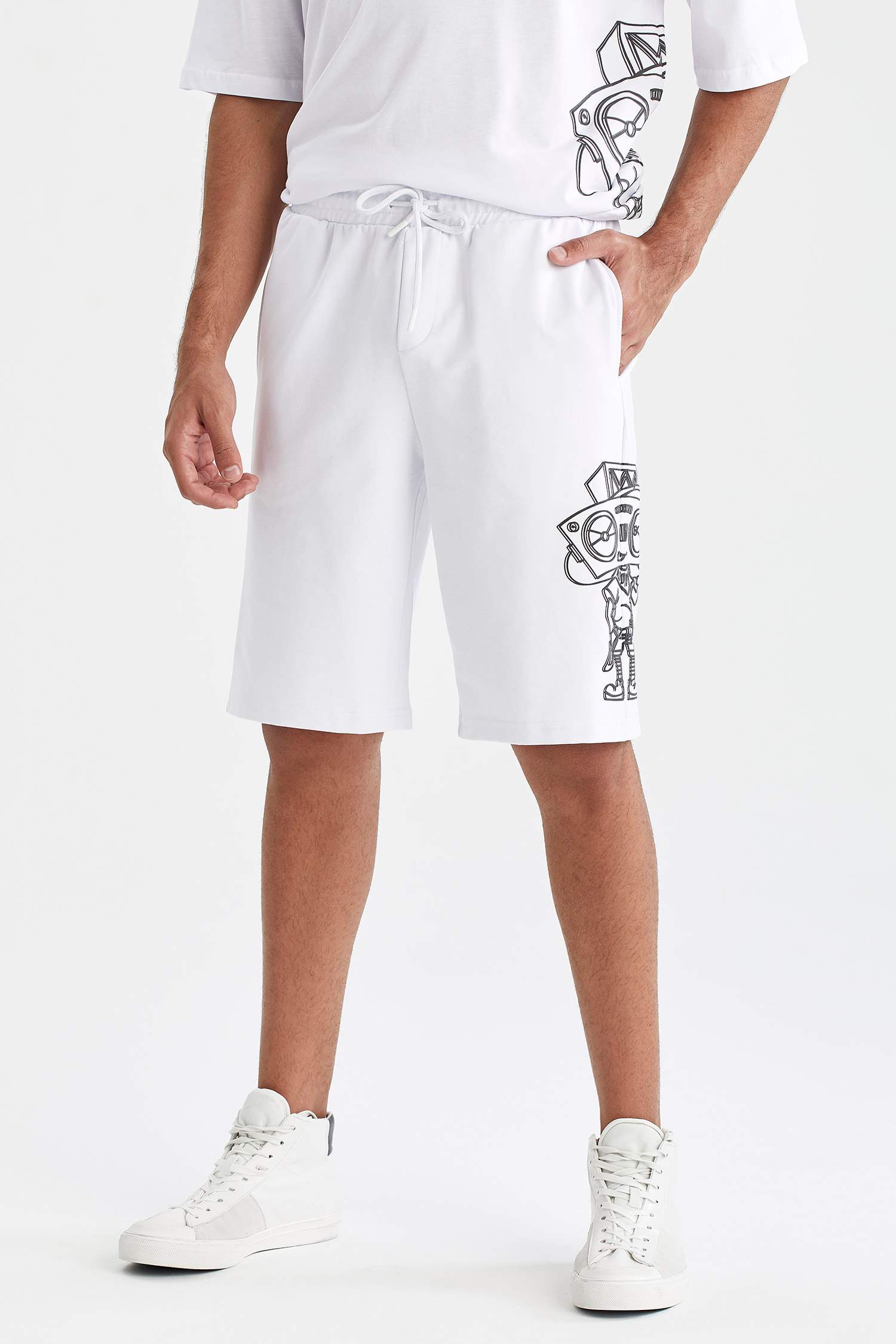 Slim Fit Baskılı Şort