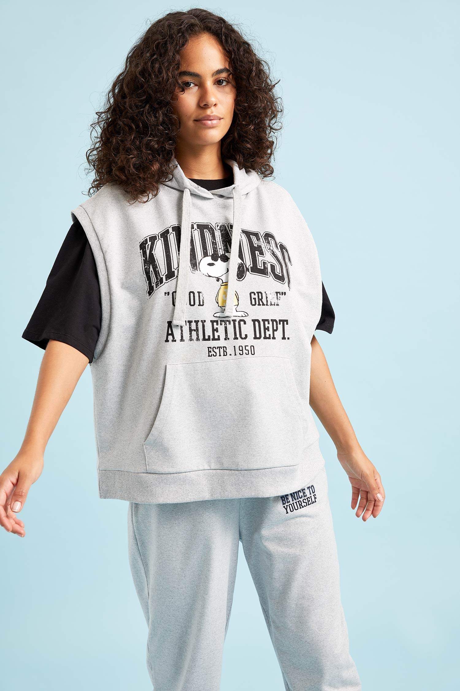 Snoopy Lisanslı Kolsuz Kapüşonlu Sweatshirt