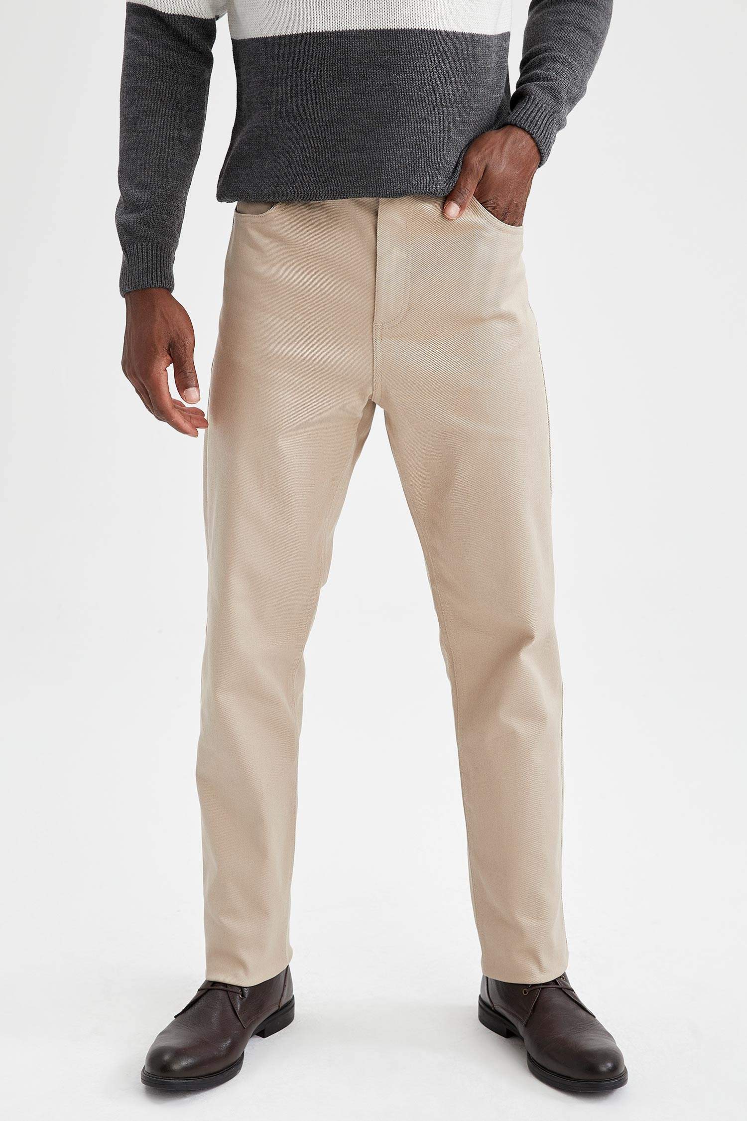 Relax Fit Basic Chino Pantolon