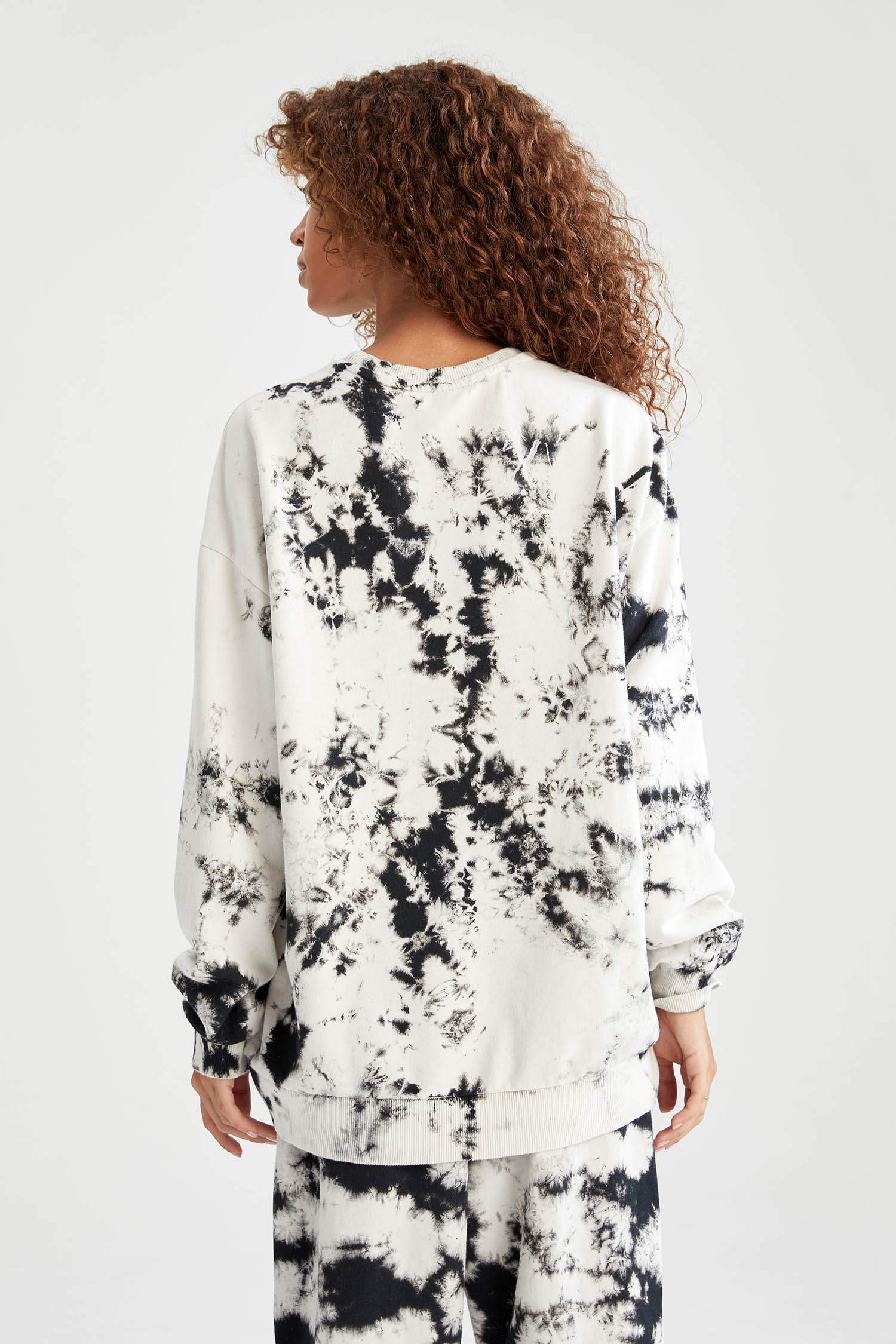 Batik Baskılı Oversize Fit Sweatshirt