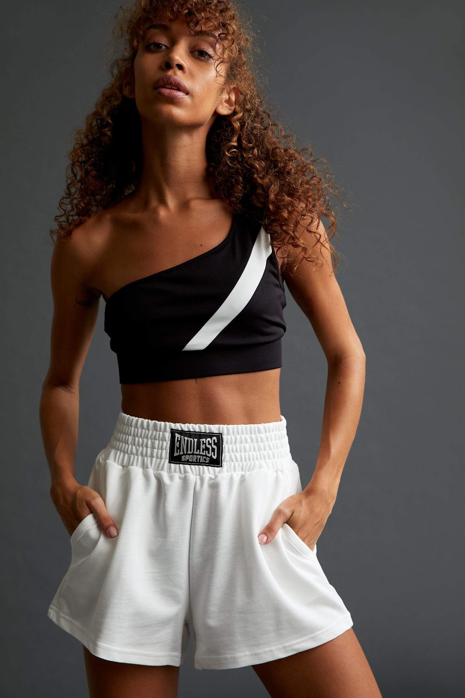 Esnek Belli Cepli Regular Fit Mini Şort
