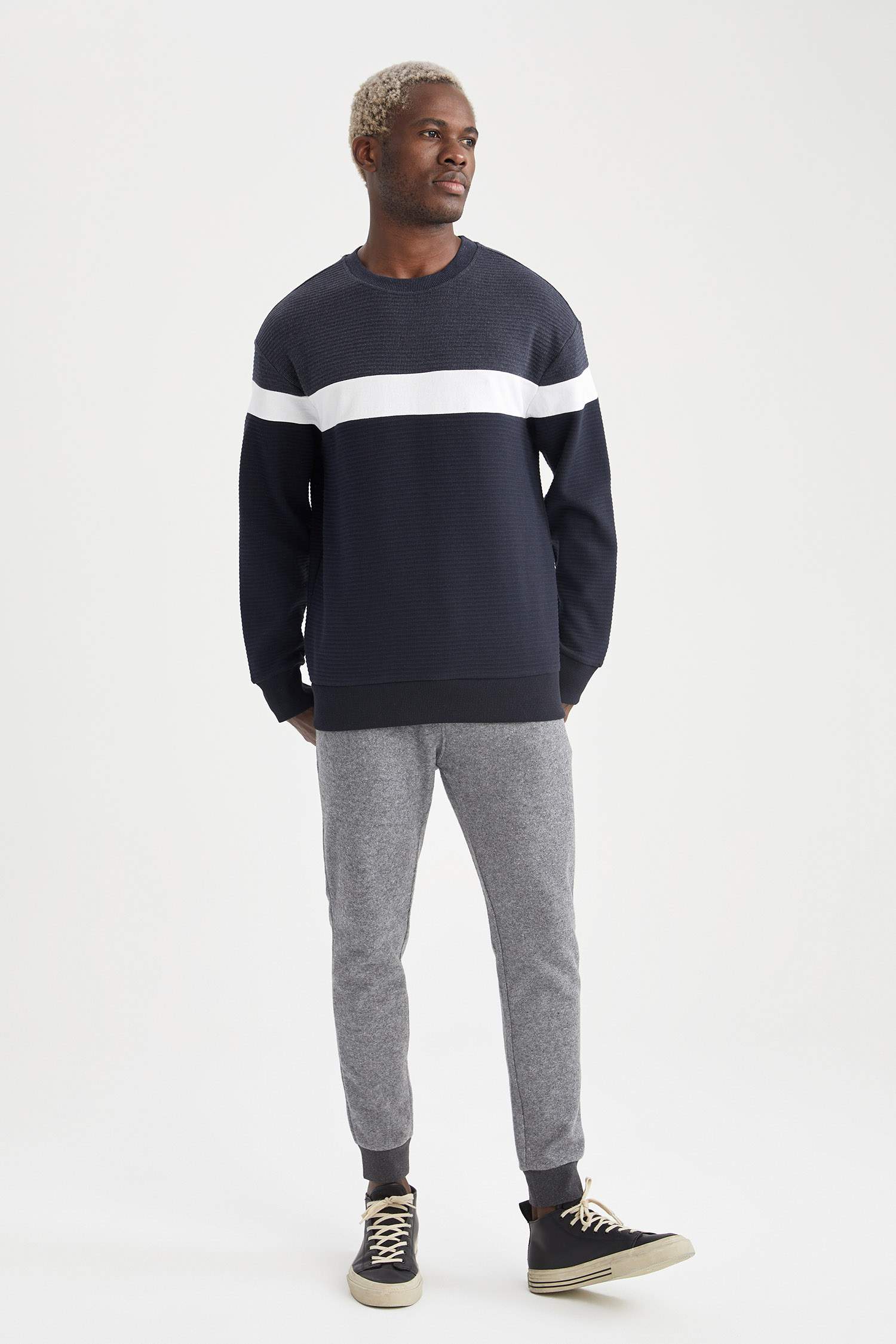 Comfort Fit Bisiklet Yaka Renk Bloklu Uzun Kollu Sweatshirt