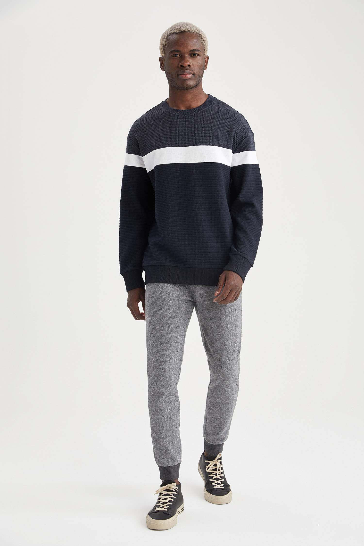 Comfort Fit Bisiklet Yaka Renk Bloklu Uzun Kollu Sweatshirt