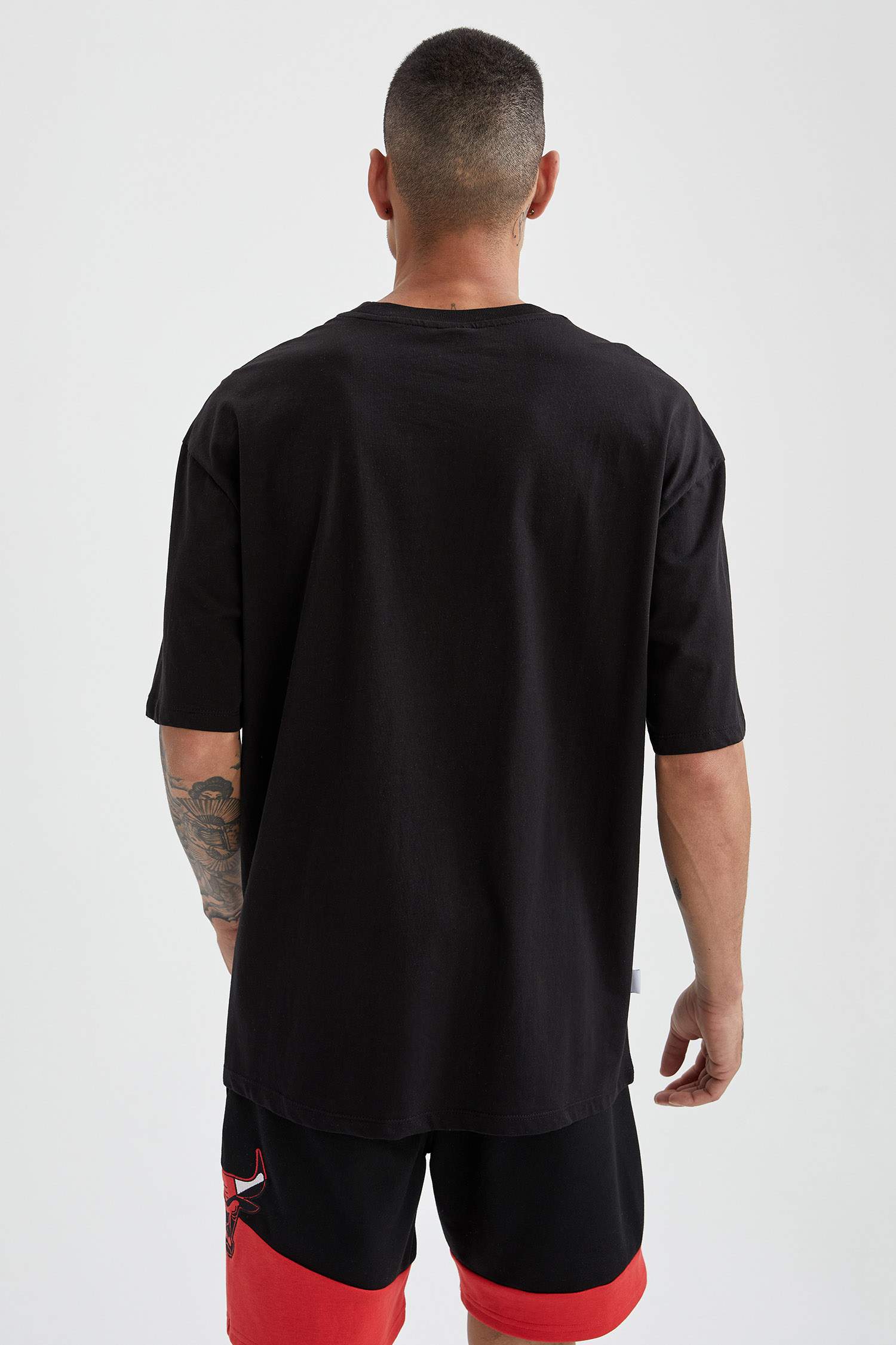 Oversize Fit NBA Lisanslı Chicago Bulls Baskılı Bisiklet Yaka Tişört