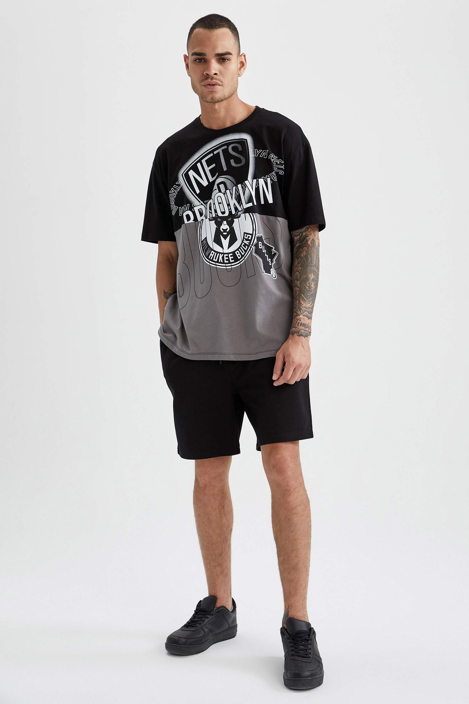 Oversize Fit NBA Lisanslı Baskılı Bisiklet Yaka Kısa Kollu Tişört
