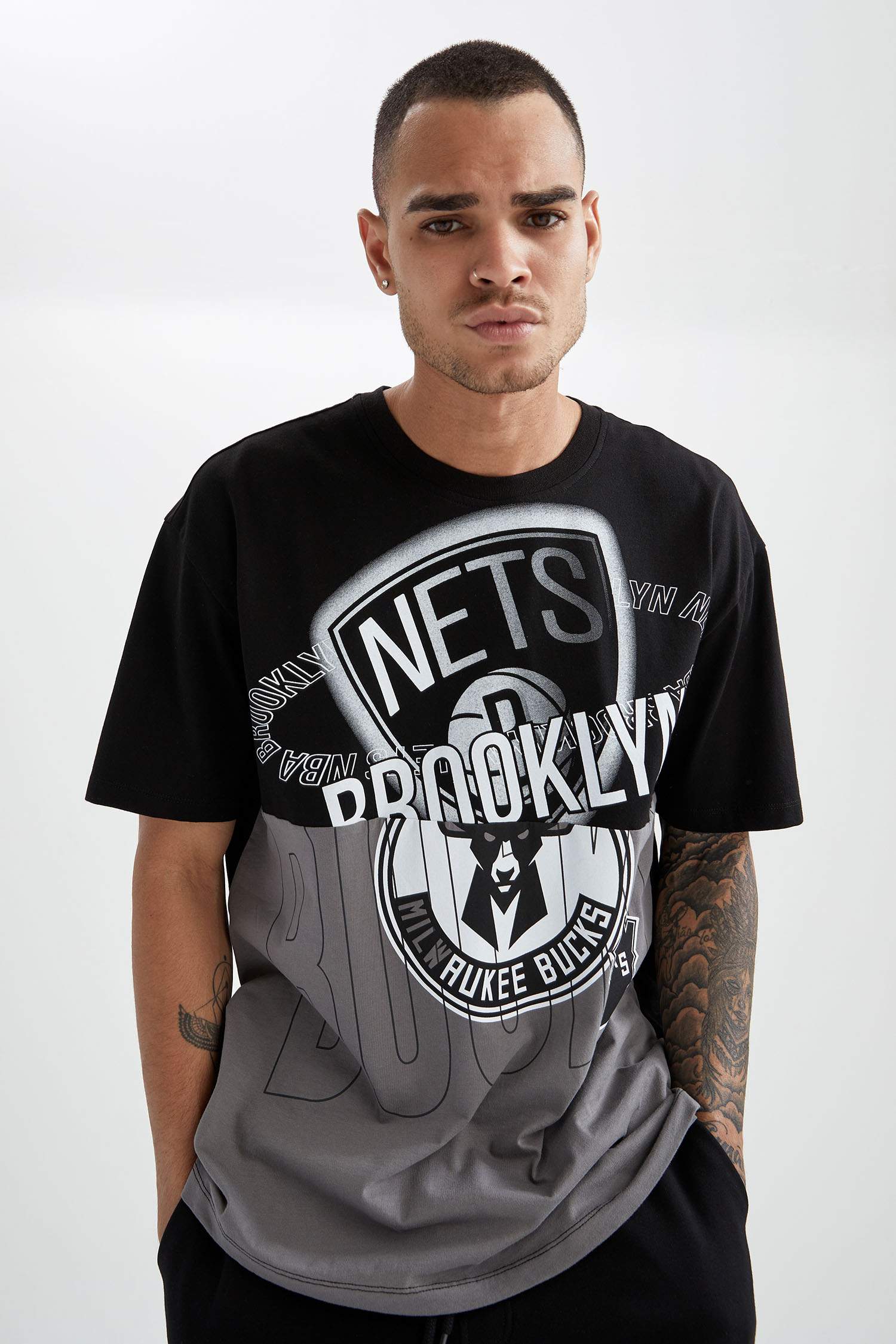 Oversize Fit NBA Lisanslı Baskılı Bisiklet Yaka Kısa Kollu Tişört