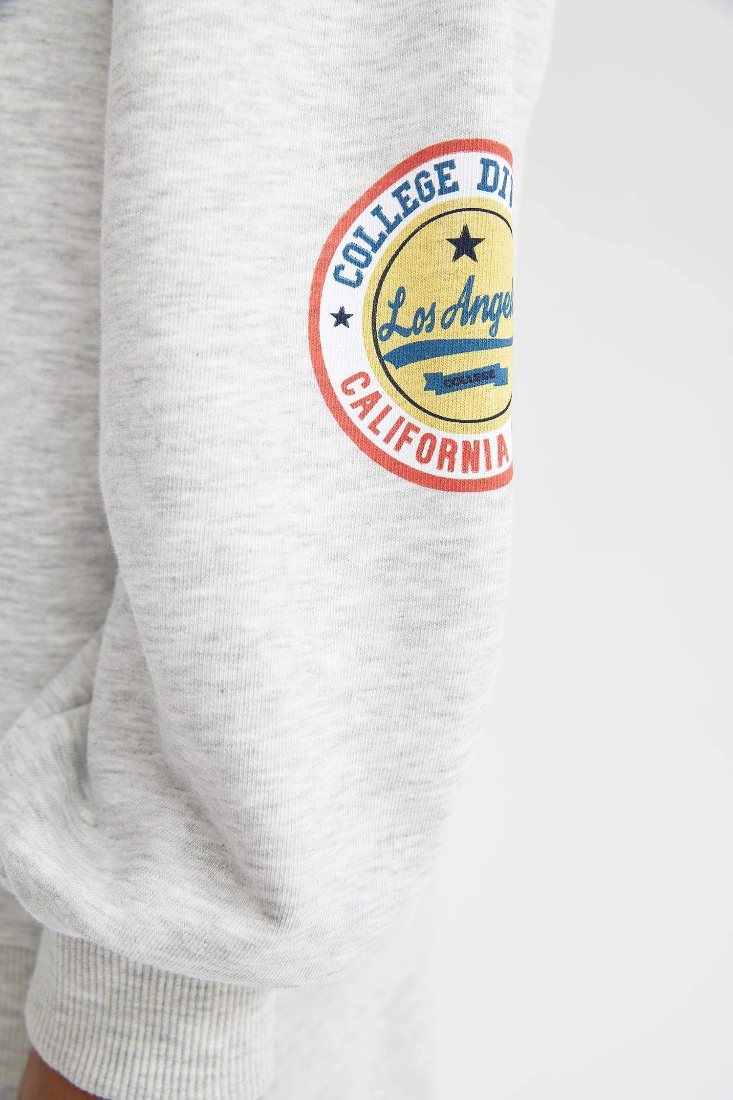 Bugs Bunny Lisanslı Arma Detaylı Oversize Fit Sweatshirt