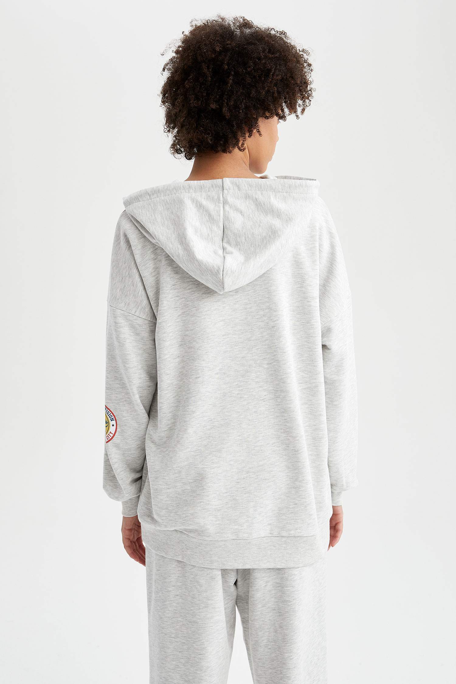 Bugs Bunny Lisanslı Arma Detaylı Oversize Fit Sweatshirt