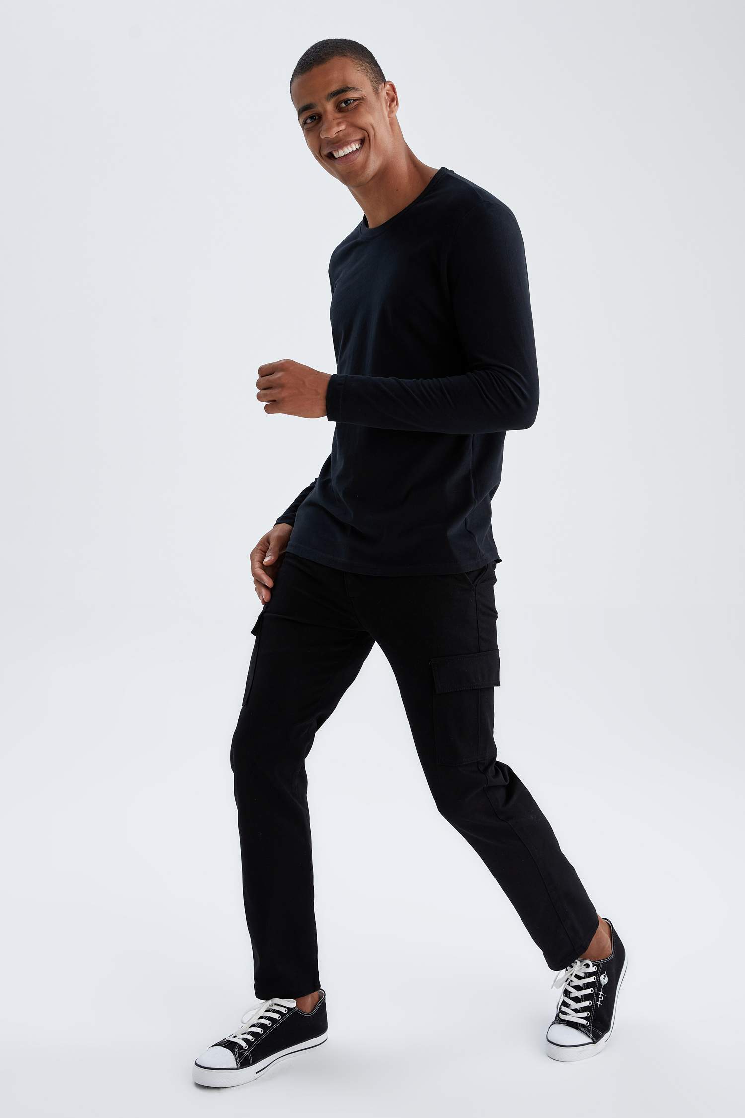 Slim Fit Cepsiz Uzun Kollu Tişört