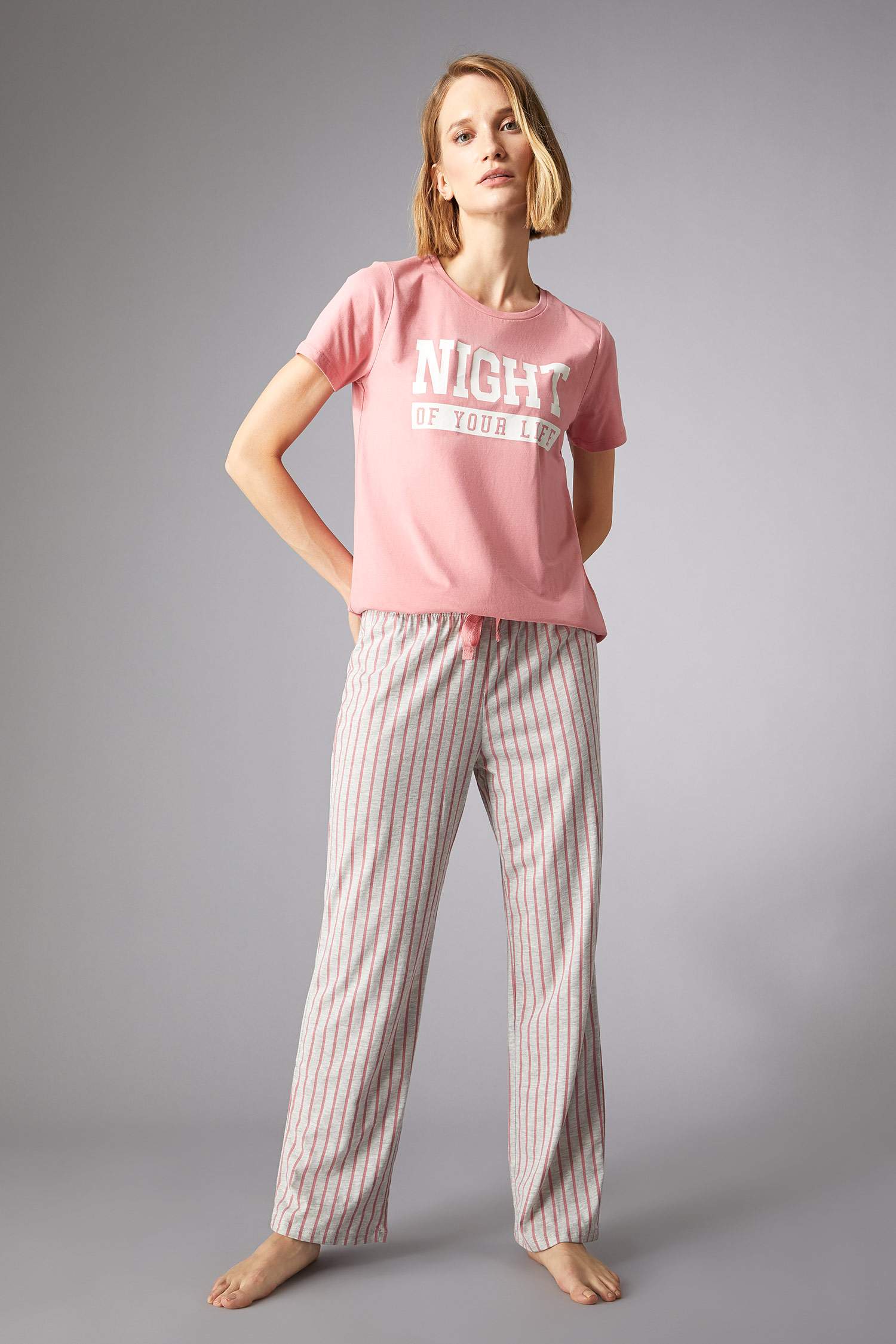 Slogan Baskılı Kısa Kollu Üst ve Uzun Alt Pijama Takımı