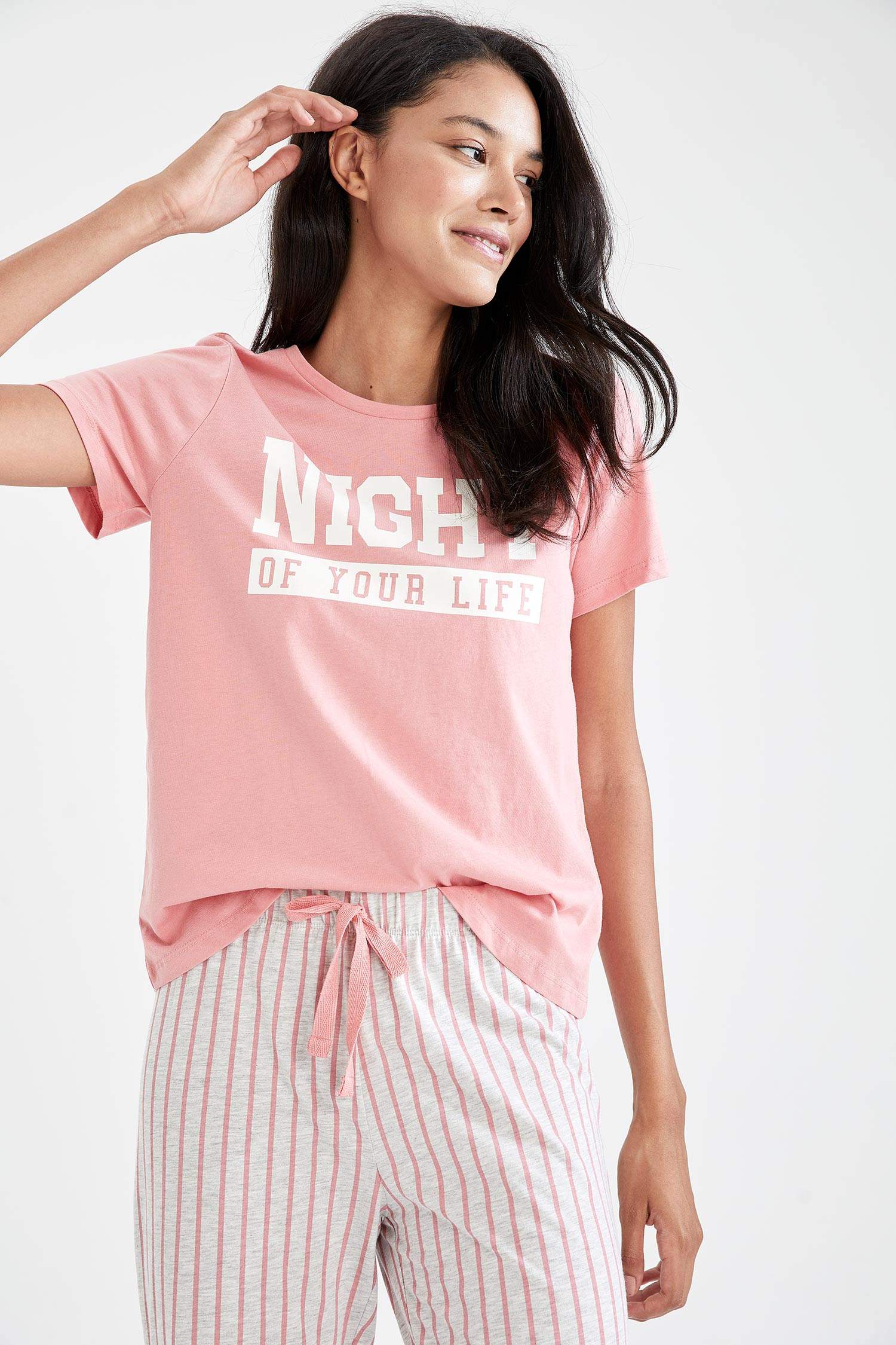 Slogan Baskılı Kısa Kollu Üst ve Uzun Alt Pijama Takımı