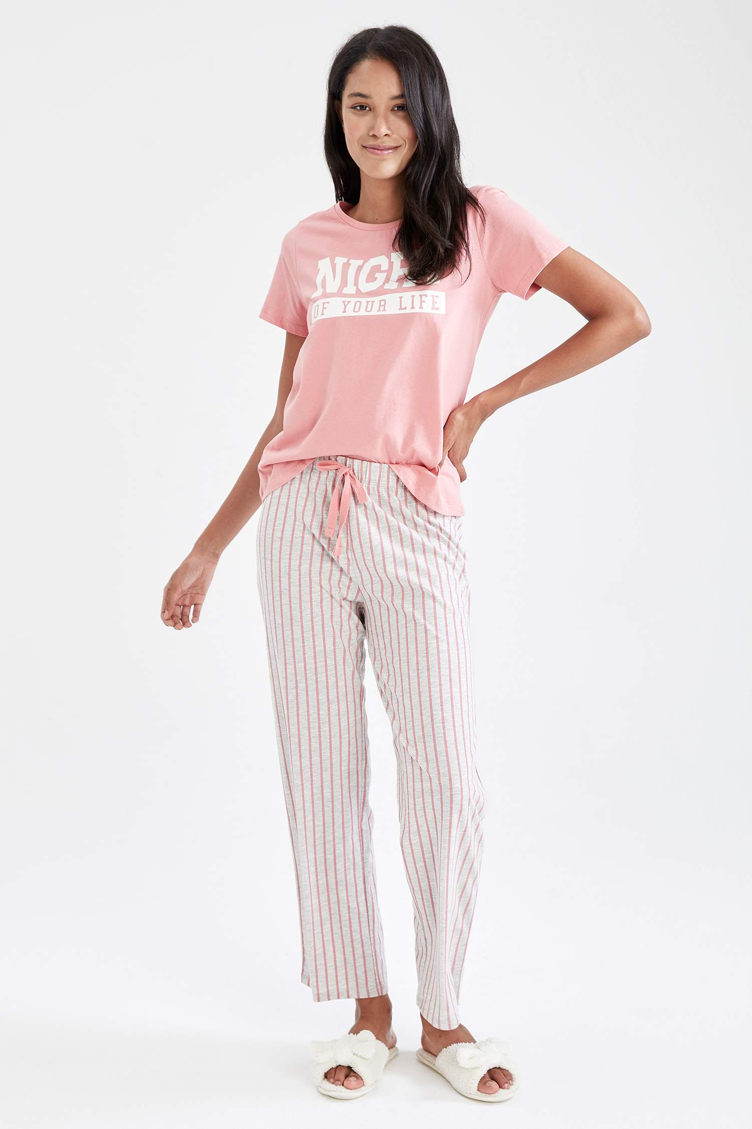 Slogan Baskılı Kısa Kollu Üst ve Uzun Alt Pijama Takımı