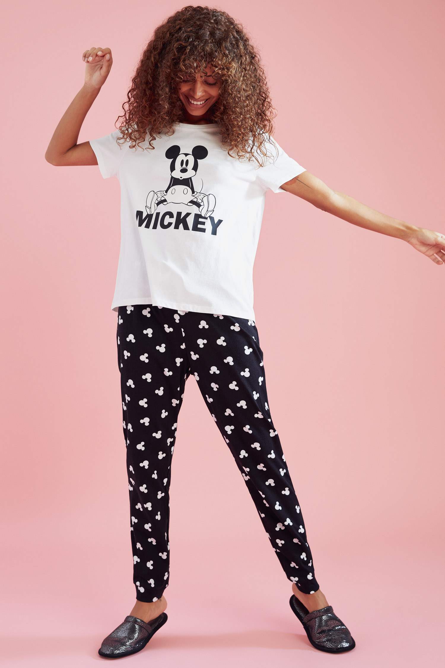 Mickey Mouse Lisanslı Kısa Kollu Üst ve Jogger Alt Pijama Takımı