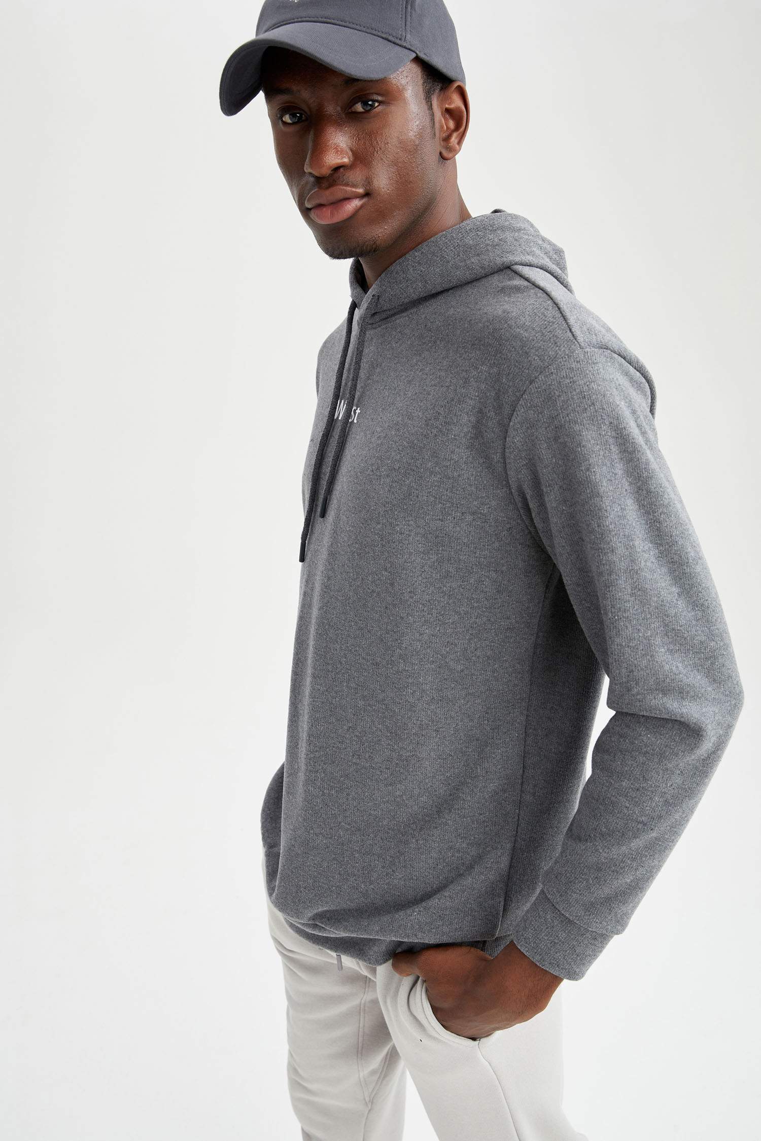 Oversize Fit Kapüşonlu Baskılı Uzun Kollu Sweatshirt