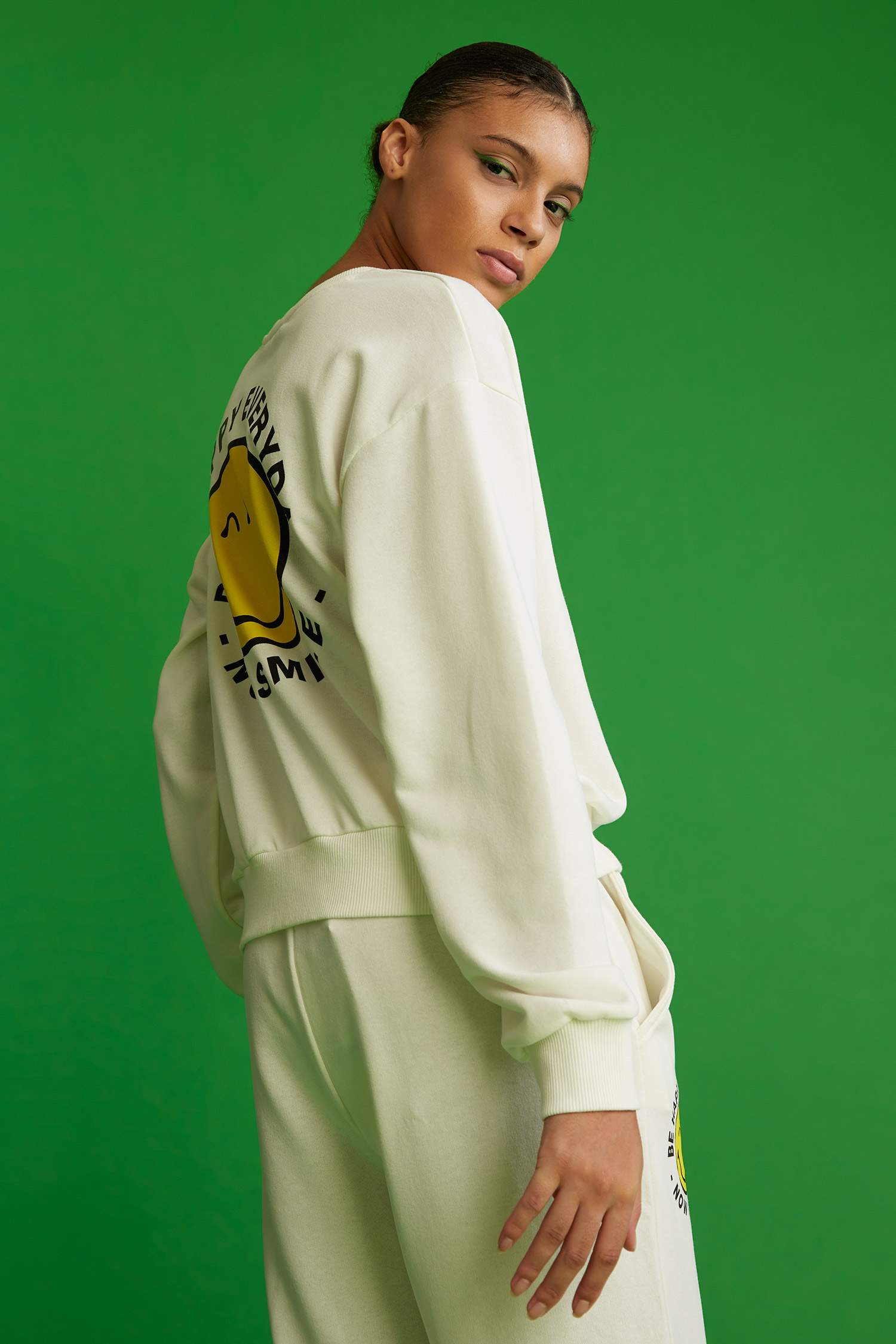 Smiley World Lisanslı Oversize Fit Bisiklet Yaka Sweatshirt