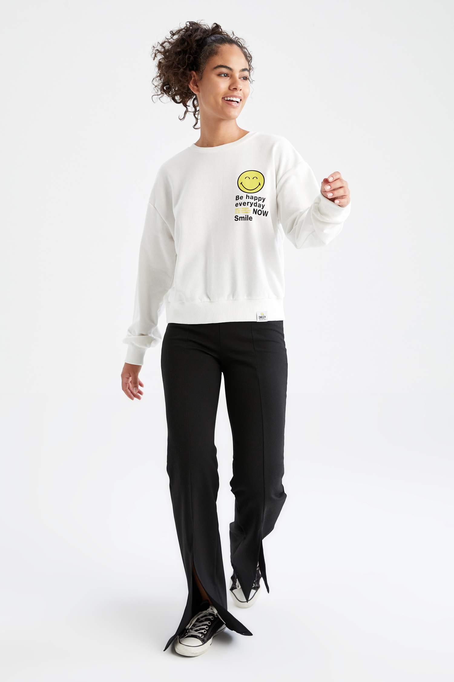 Smiley World Lisanslı Oversize Fit Bisiklet Yaka Sweatshirt