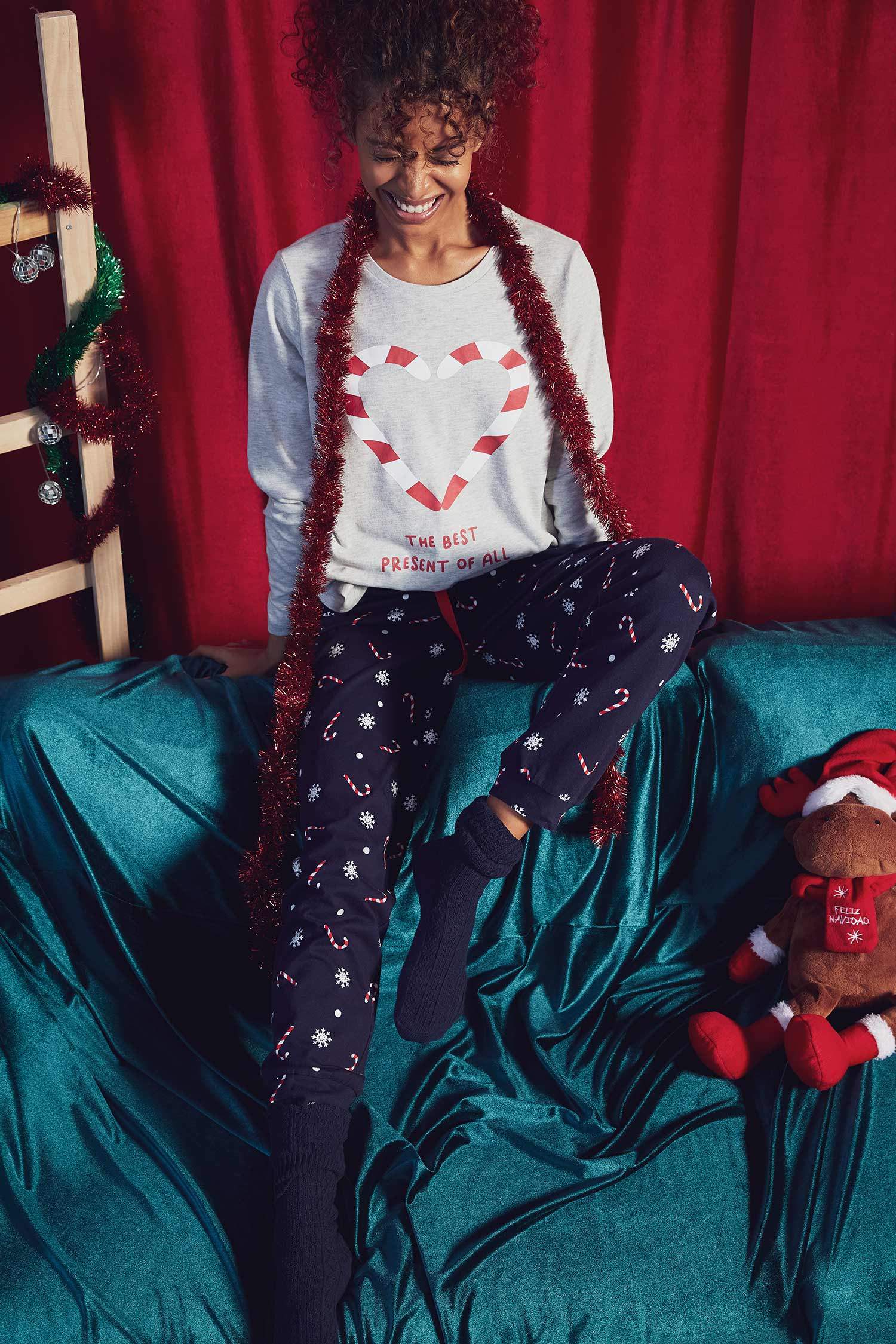 Yılbaşı Temalı Pamuklu Pijama Takımı