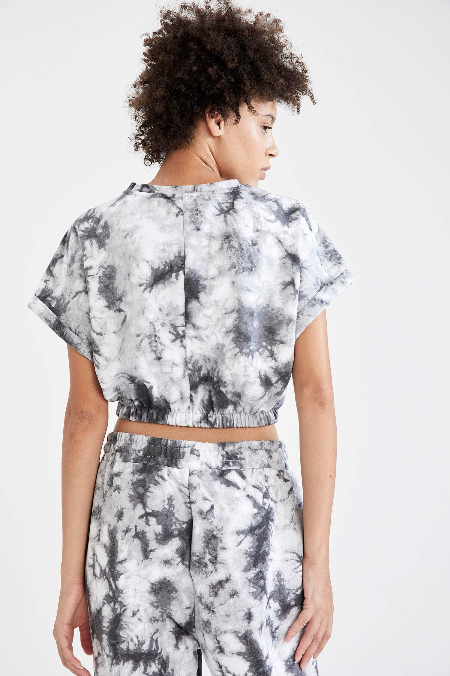 Coool Batik Baskılı Beli Lastikli Oversize Fit Kısa Kollu Crop Tişört