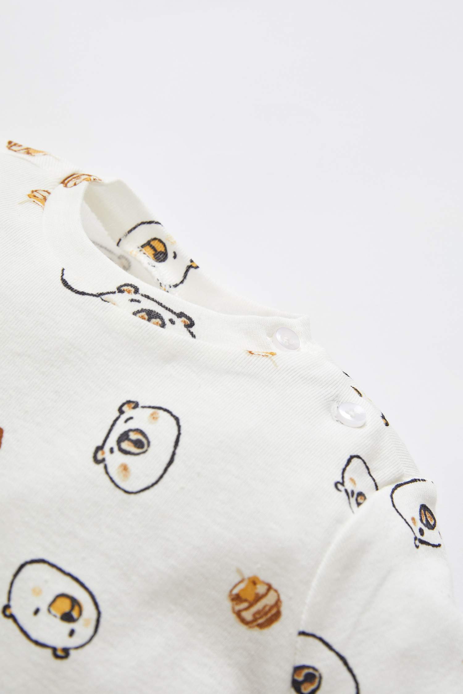 Erkek Bebek Desenli Uzun Kollu Pijama Takımı