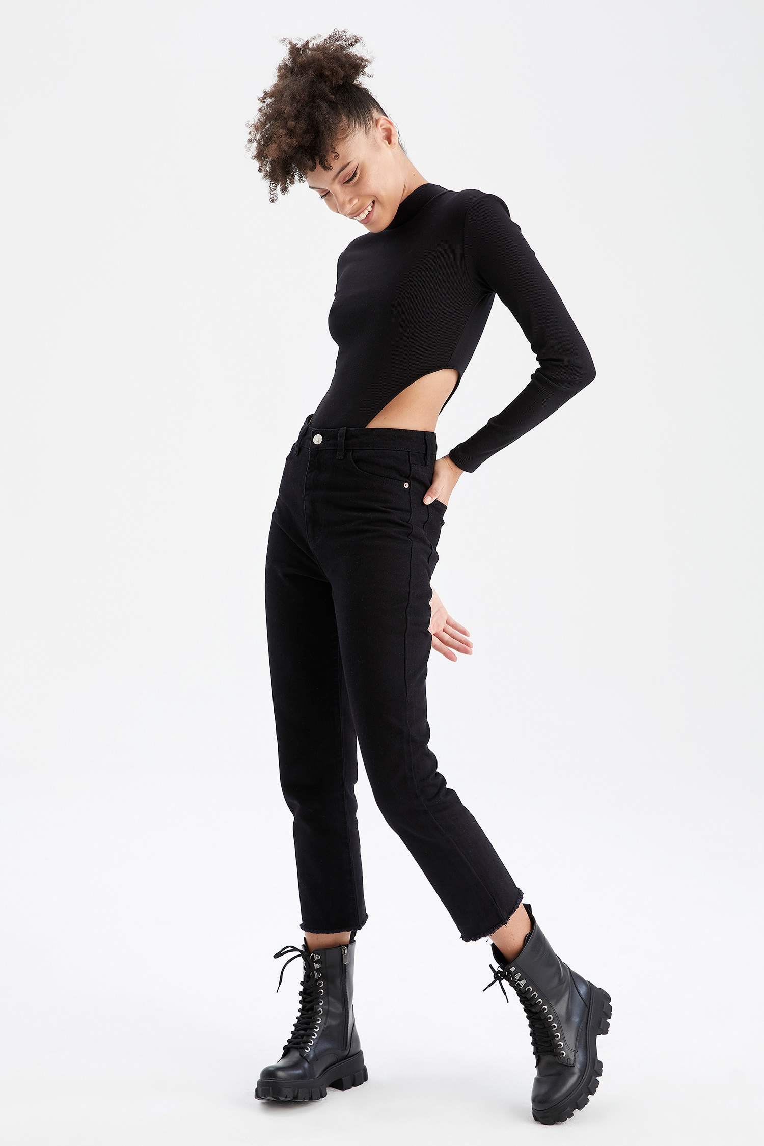 Coool Dik Yaka Slim Fit Bel Detaylı Body
