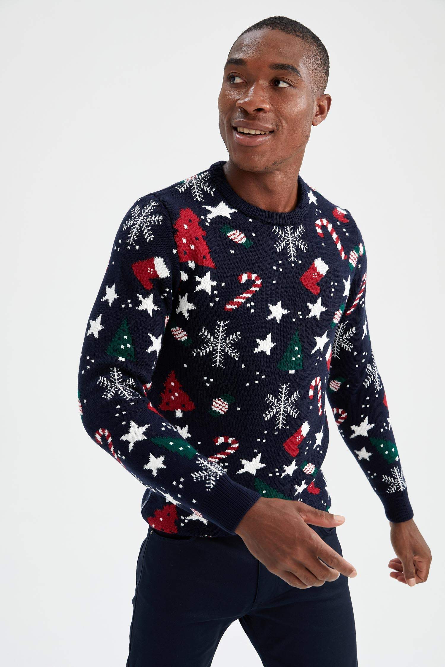 Defacto Yılbaşı Temalı Slim Fit Bisiklet Yaka Desenli Triko Kazak. 3 Defacto Yılbaşı Temalı Slim Fit Bisiklet Yaka Desenli Triko Kazak. 3