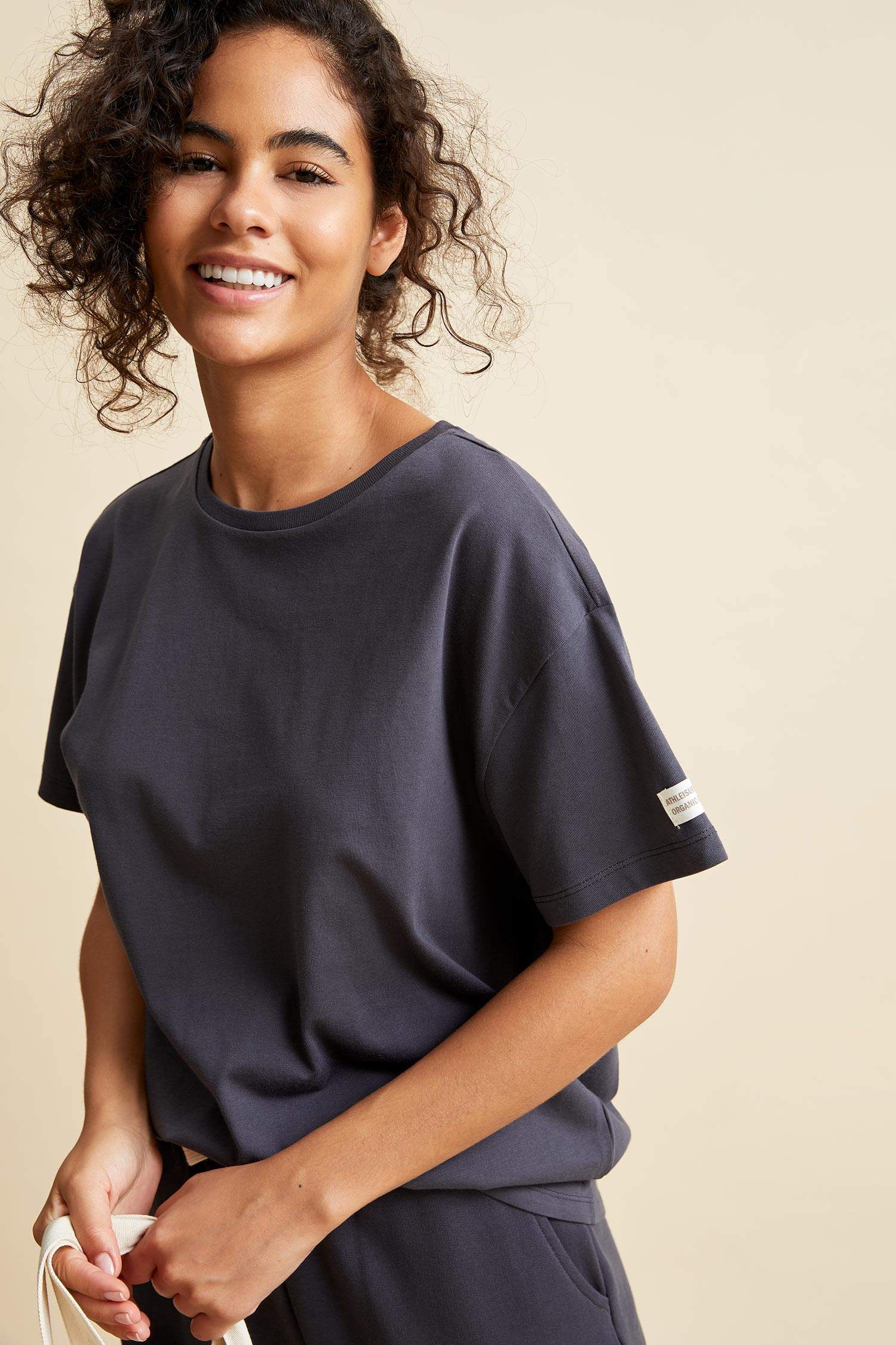 Kolu Arma Detaylı Organik Pamuklu Oversize Fit Tişört