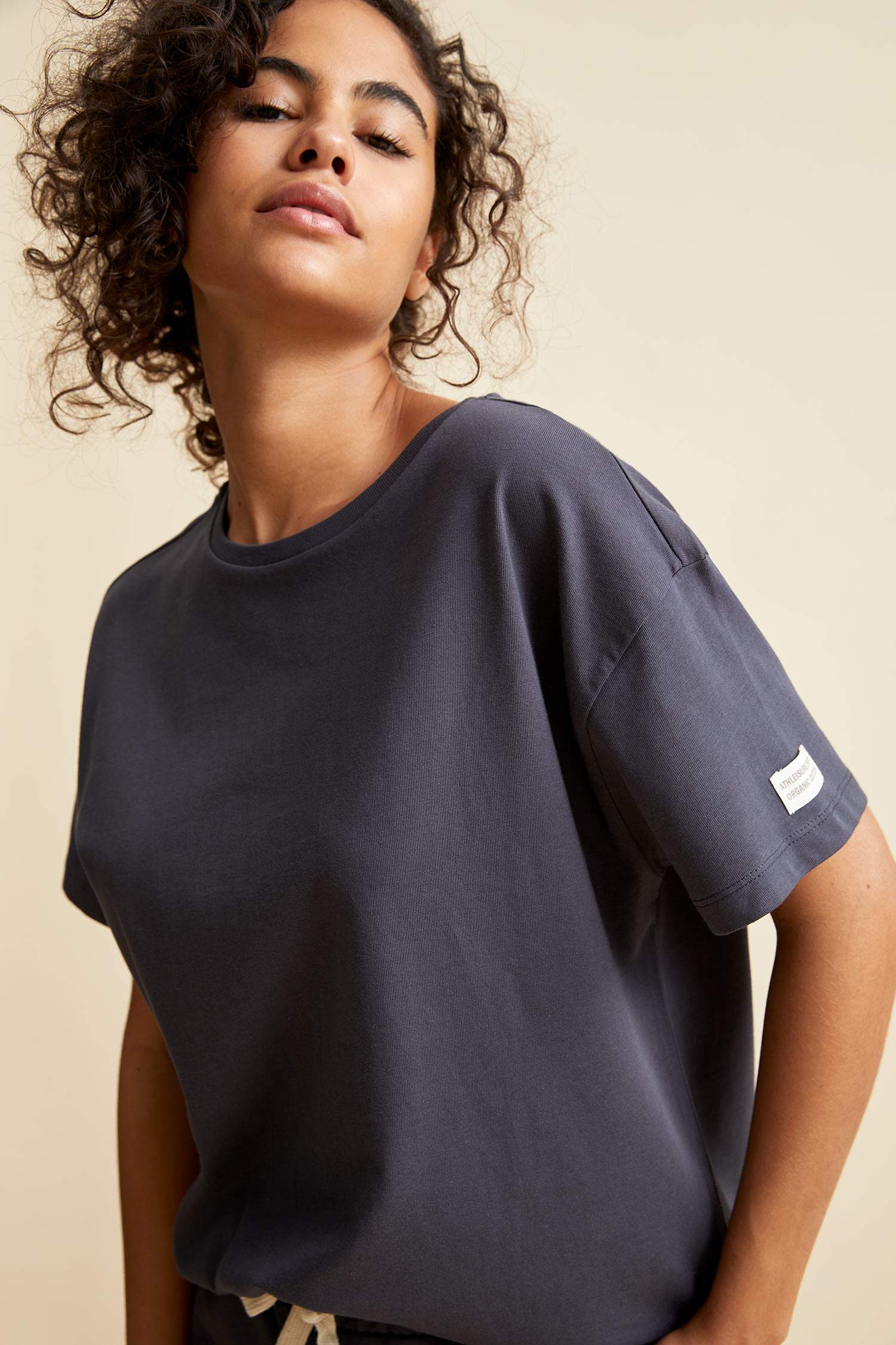 Kolu Arma Detaylı Organik Pamuklu Oversize Fit Tişört