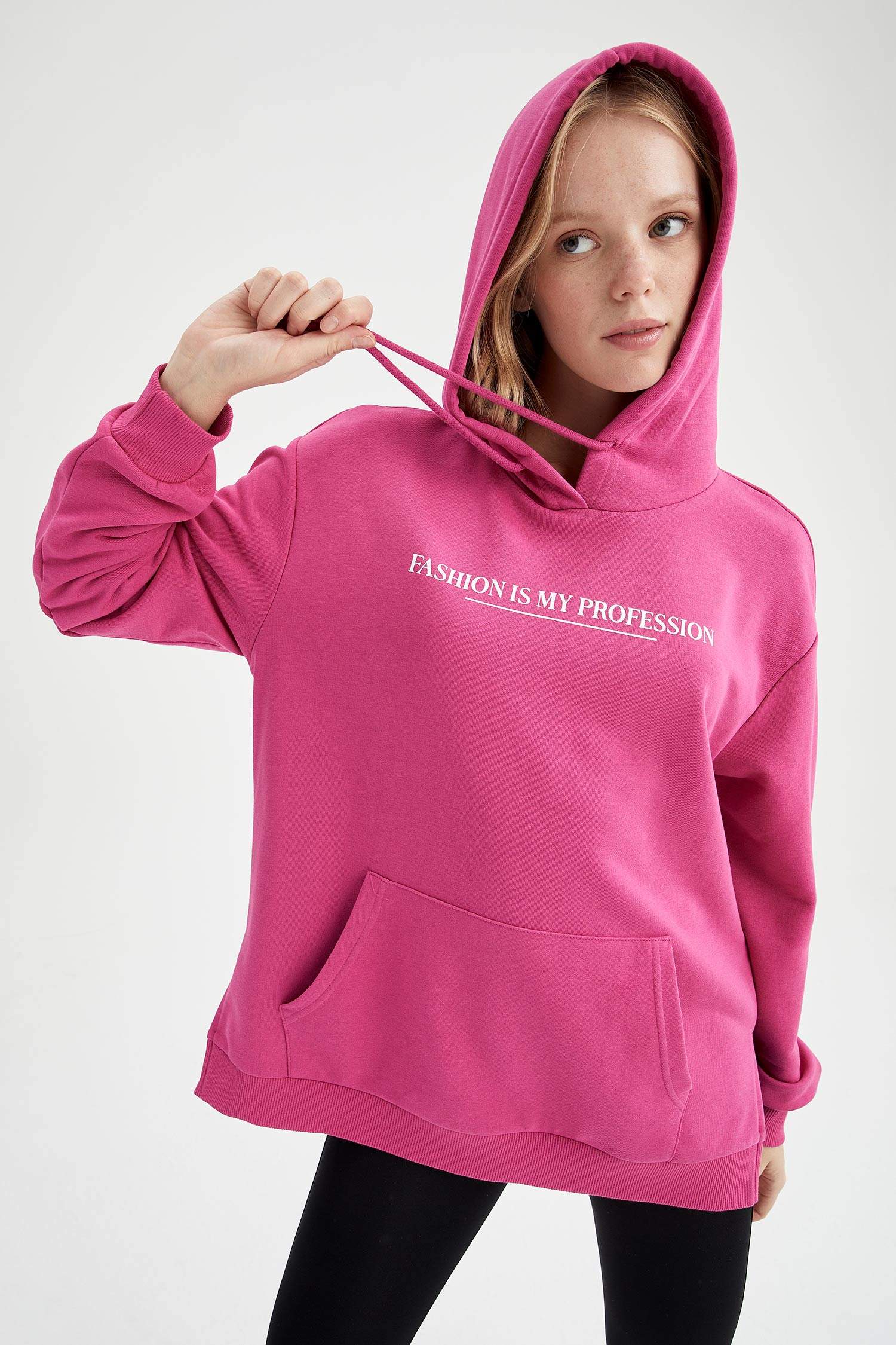 Slogan Baskılı Kapüşonlu Kanguru Cepli Oversize Fit Yırtmaçlı Sweatshirt