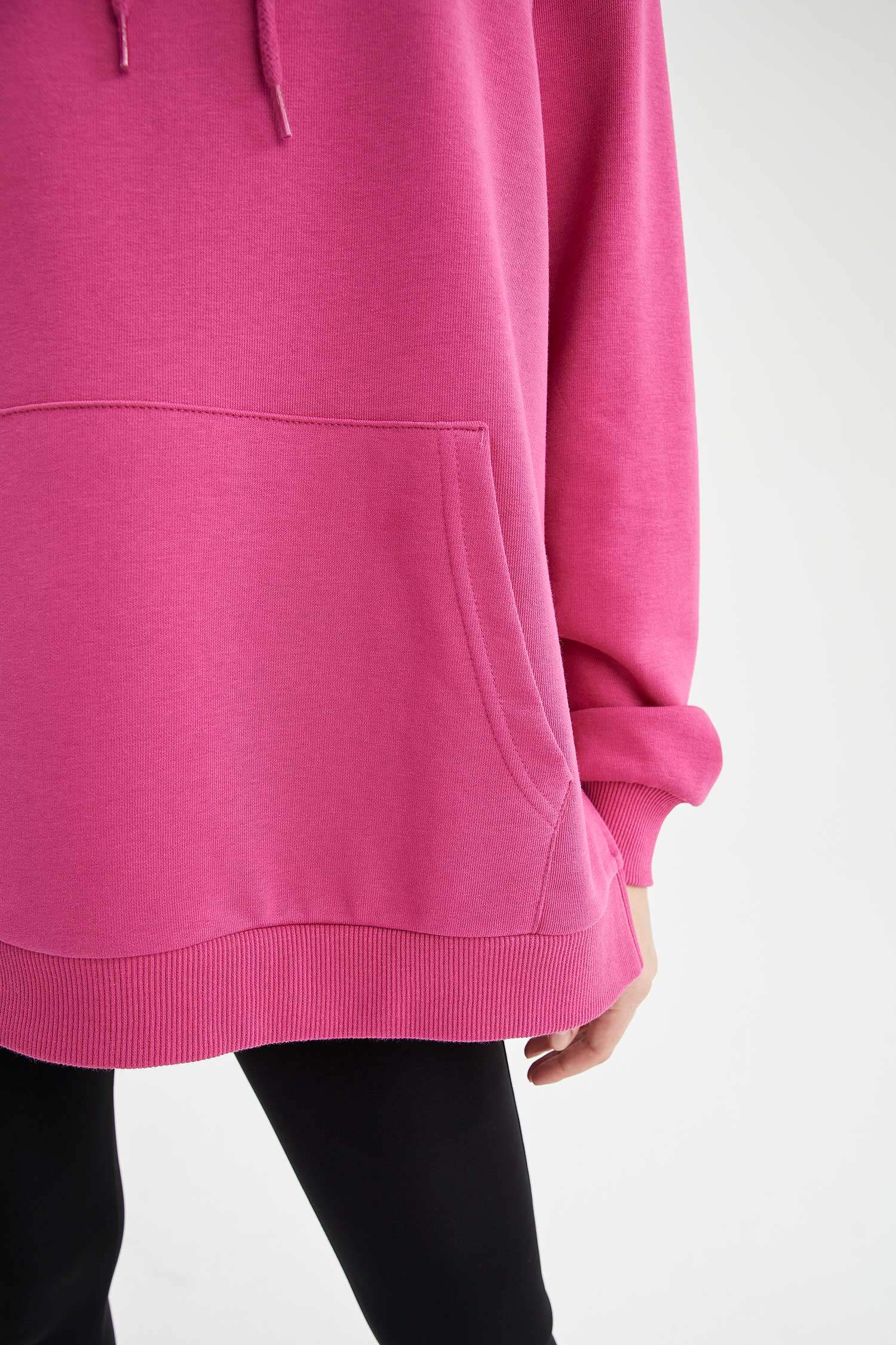 Slogan Baskılı Kapüşonlu Kanguru Cepli Oversize Fit Yırtmaçlı Sweatshirt