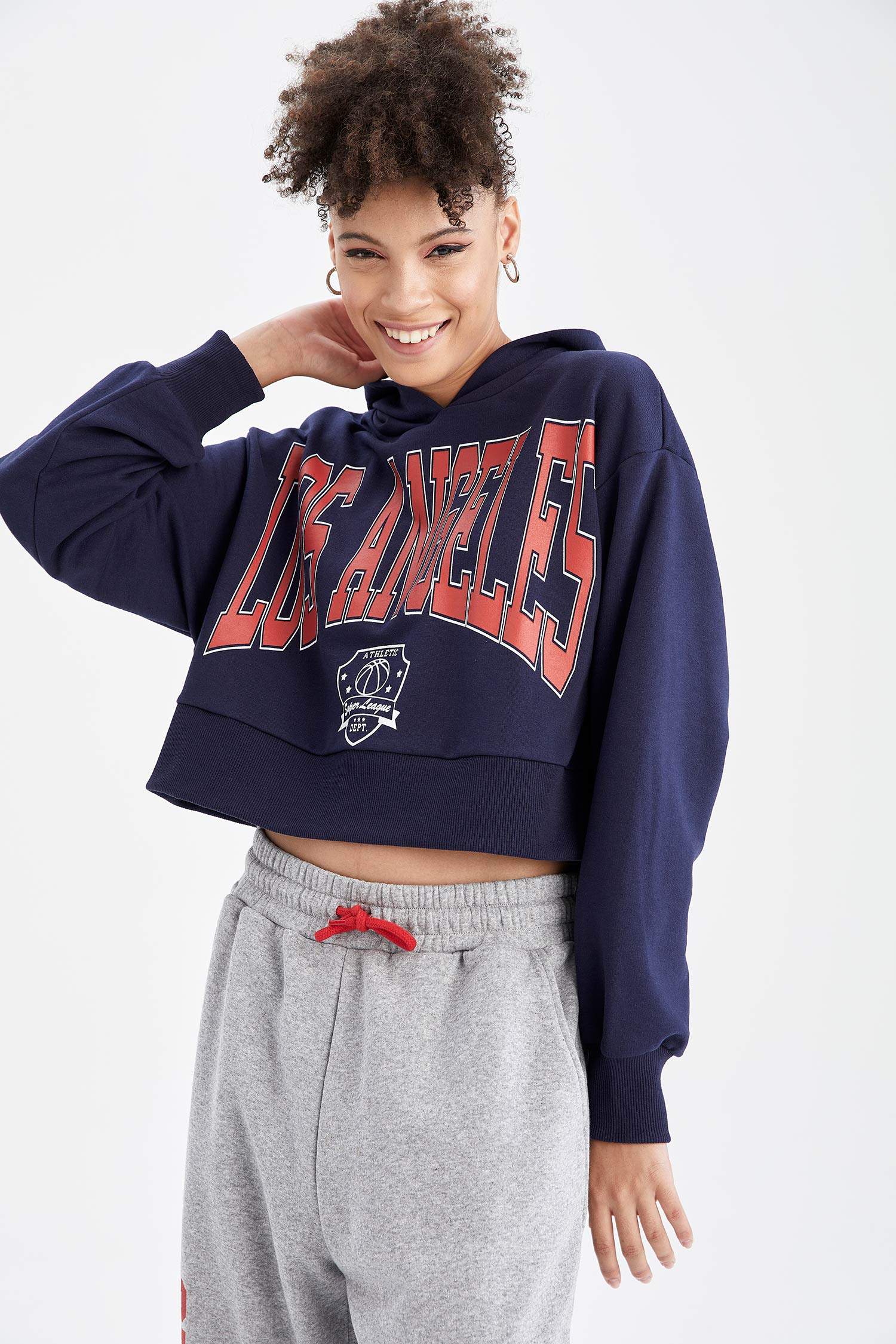 Coool Kolej Desenli Kapüşonlu Oversize Fit Crop Sweatshirt