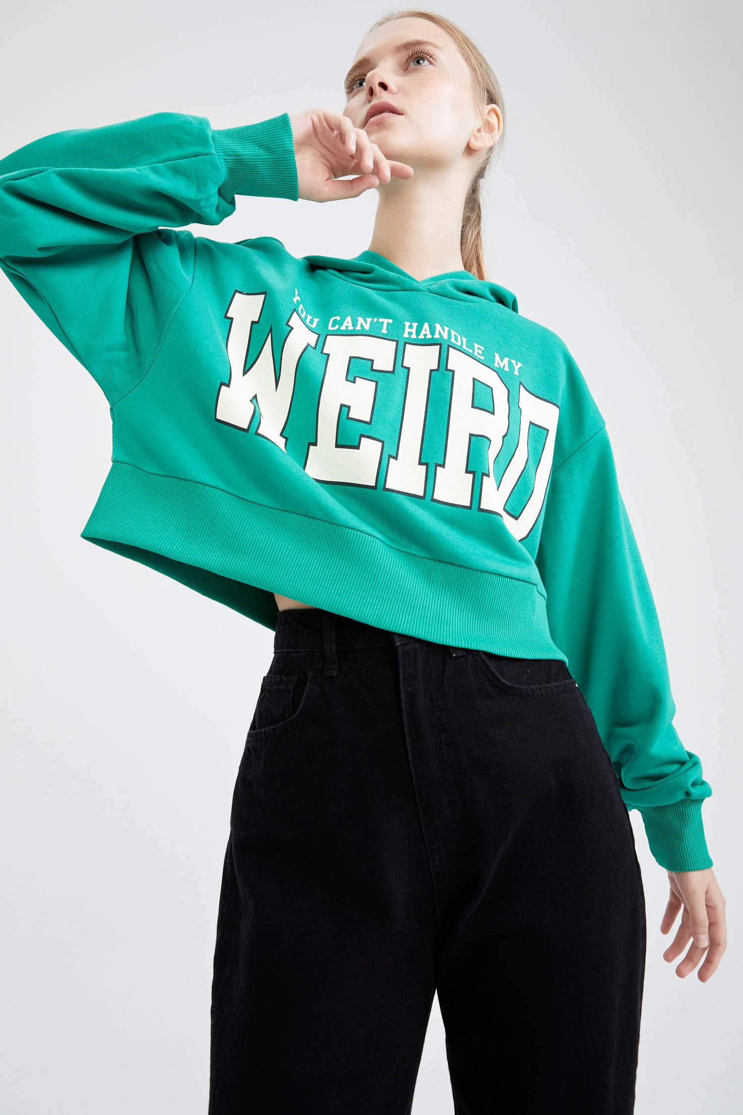 Slogan Baskılı Kapüşonlu Oversize Fit Crop Sweatshirt