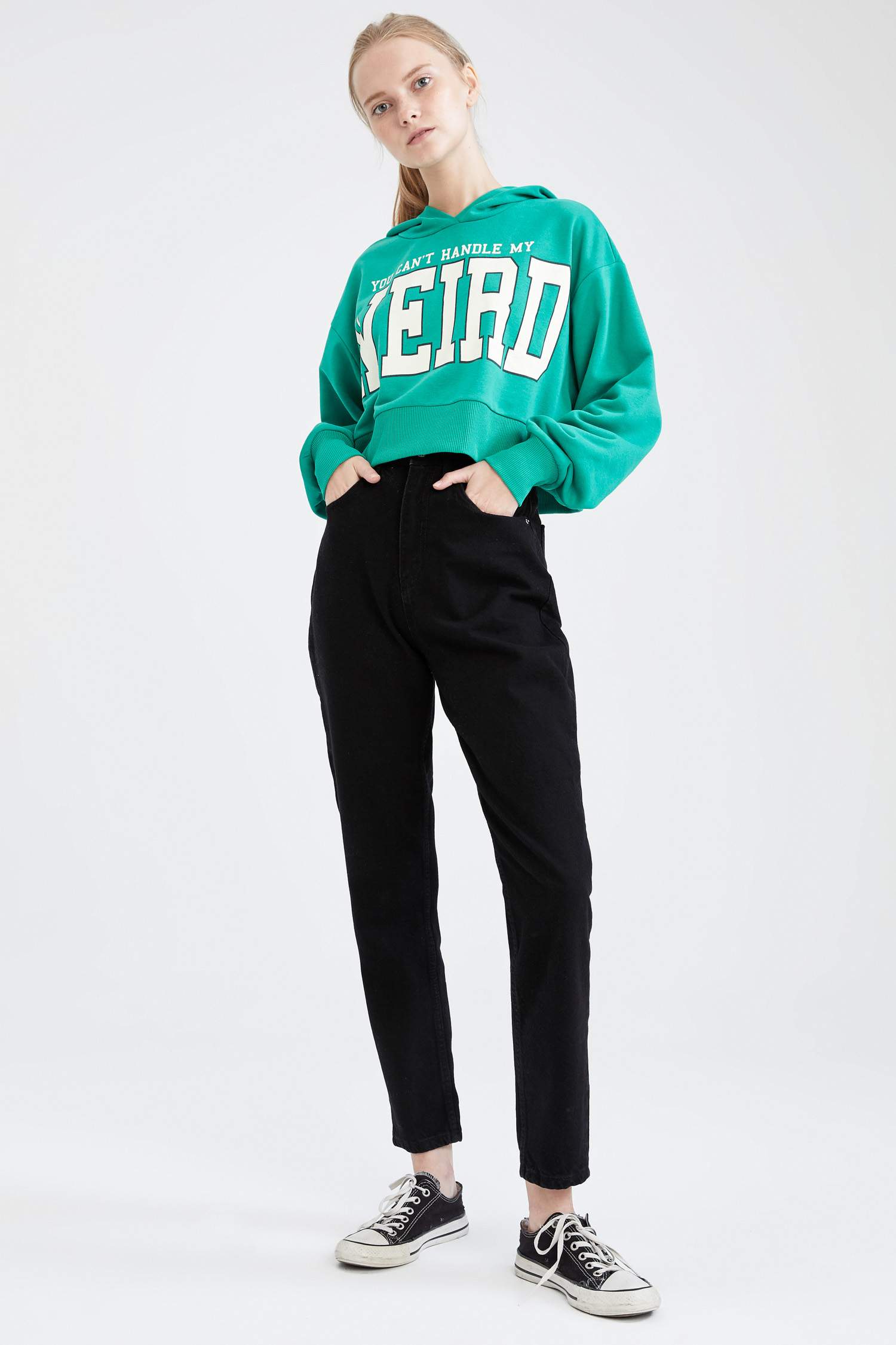 Slogan Baskılı Kapüşonlu Oversize Fit Crop Sweatshirt