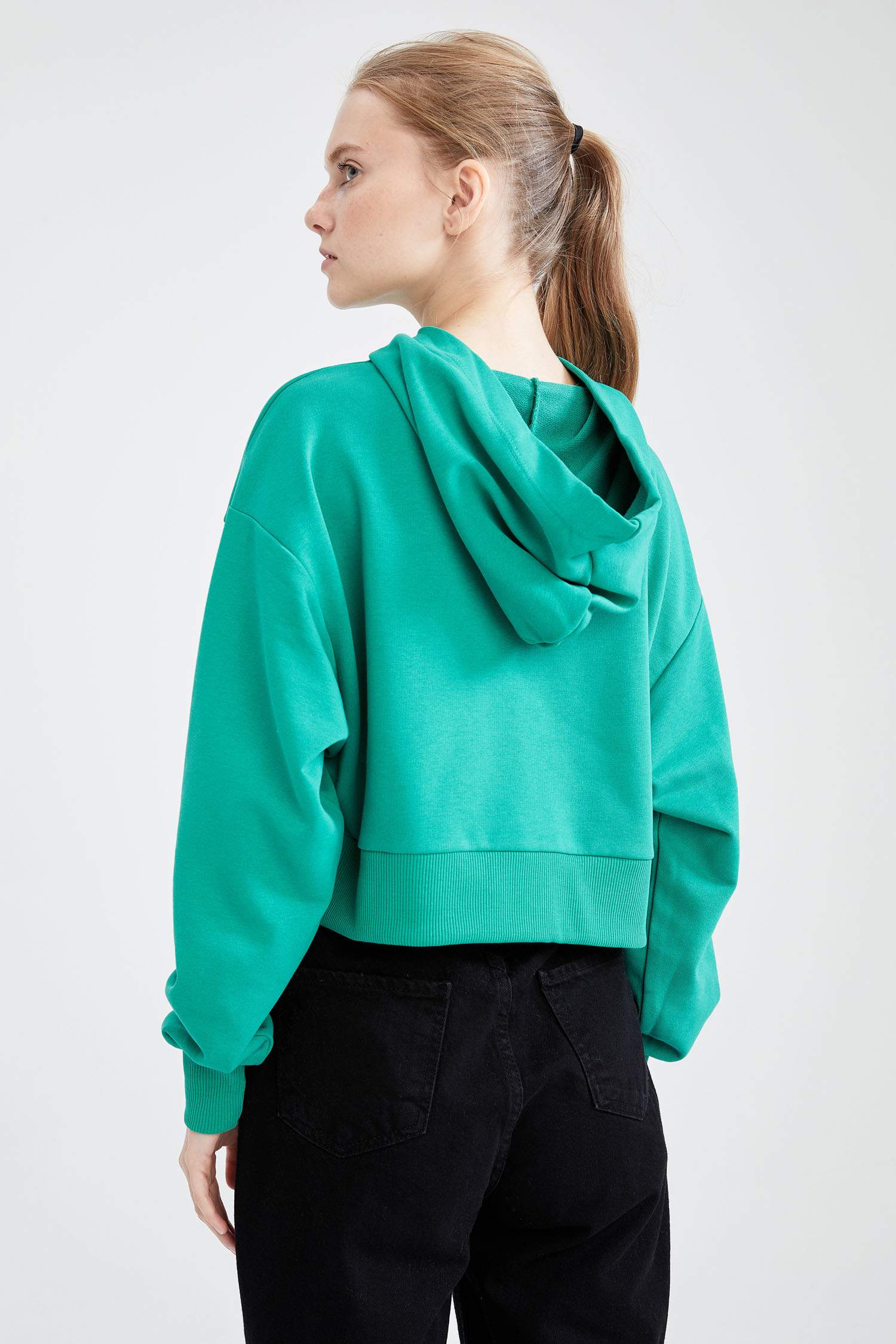 Slogan Baskılı Kapüşonlu Oversize Fit Crop Sweatshirt