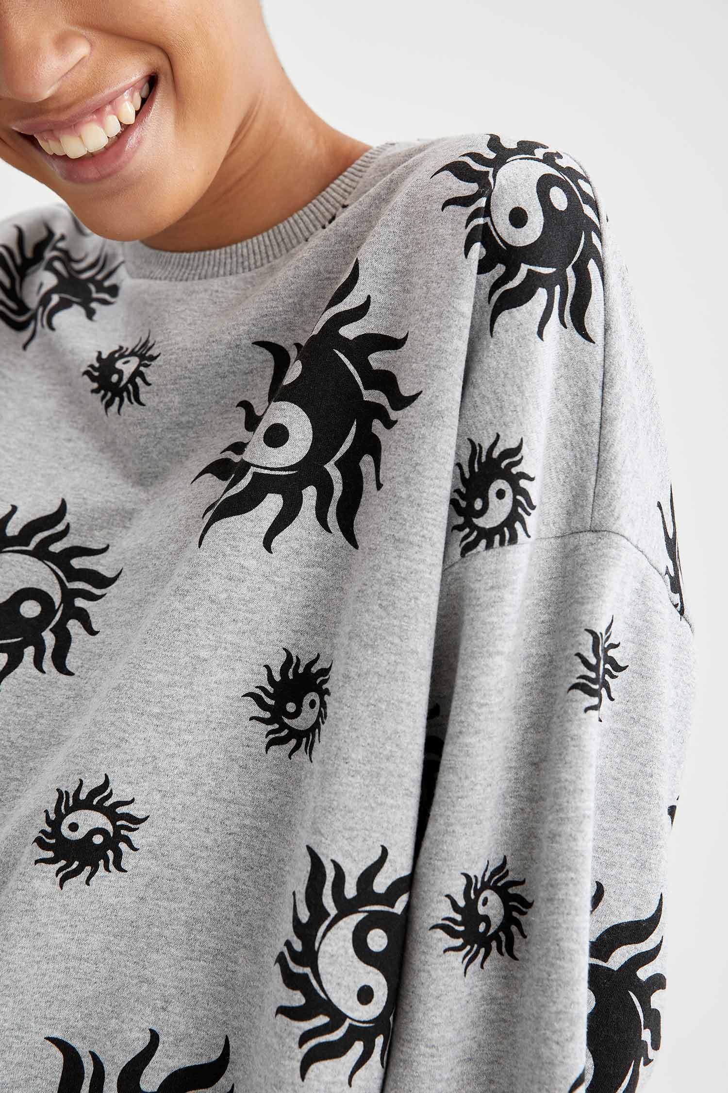 Mistik Desenli Oversize Fit Bisiklet Yaka Uzun Kollu Sweatshirt