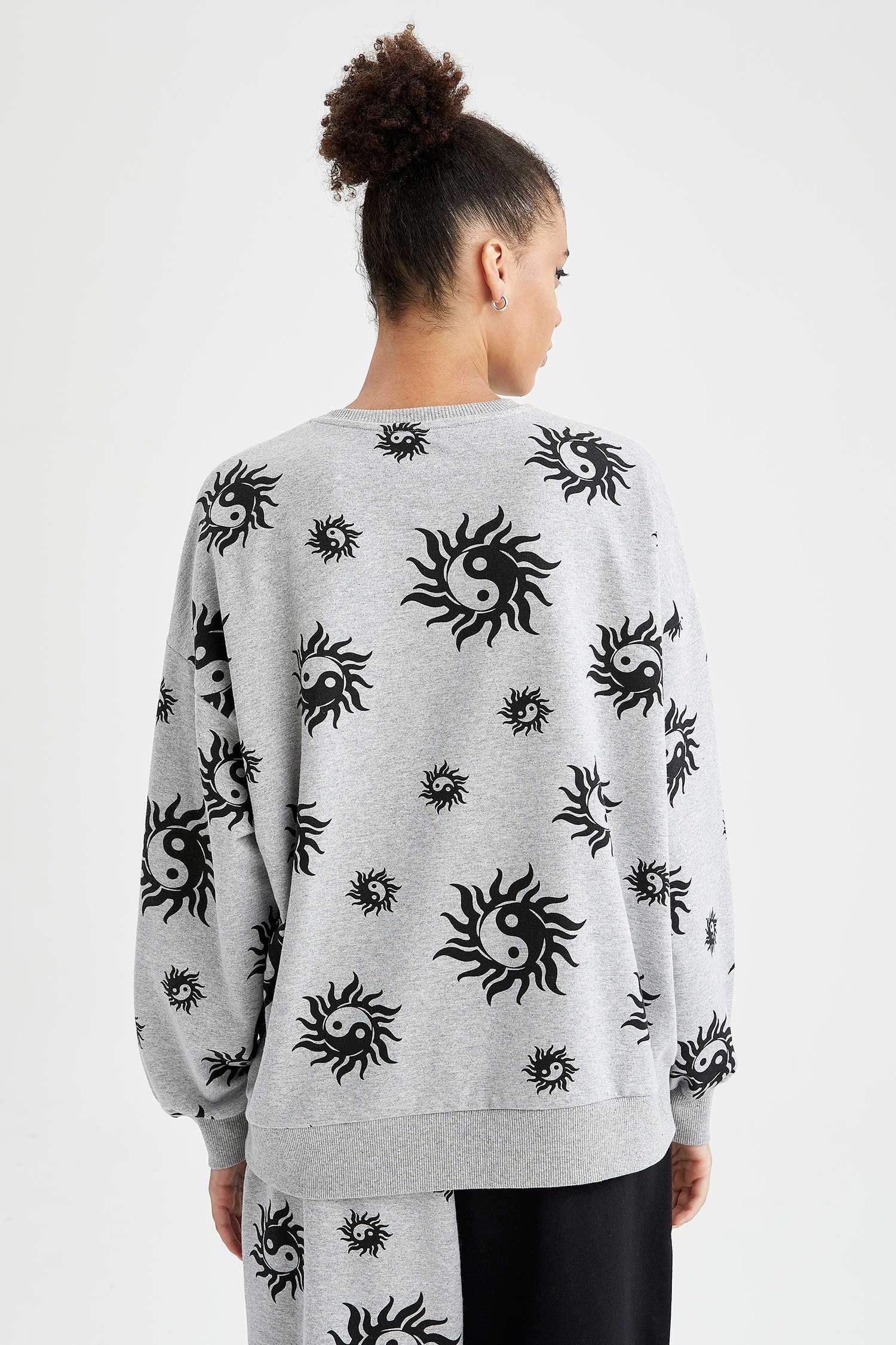 Mistik Desenli Oversize Fit Bisiklet Yaka Uzun Kollu Sweatshirt