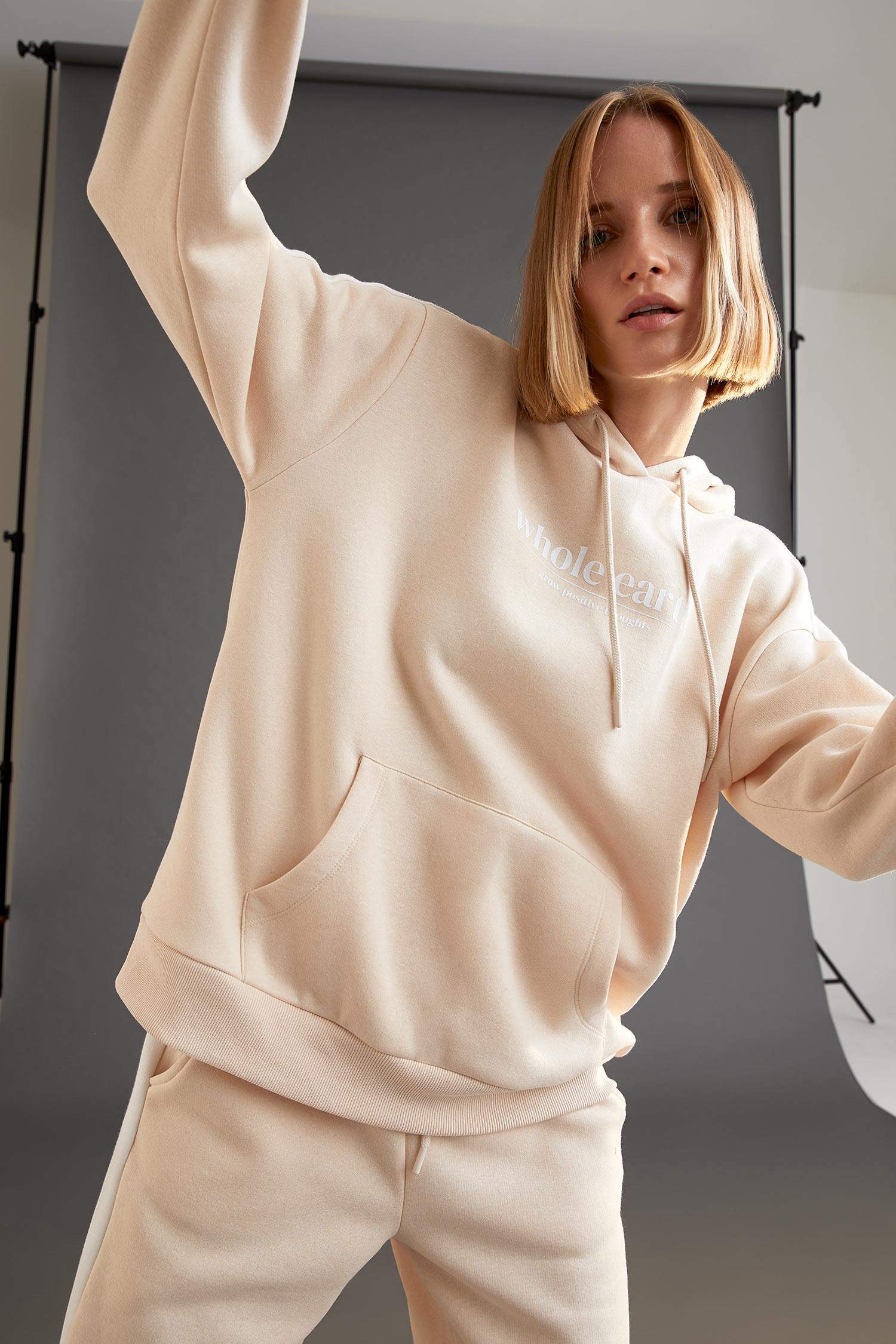Slogan Baskılı Kapüşonlu İçi Yumuşak Tüylü Relax Fit Sweatshirt