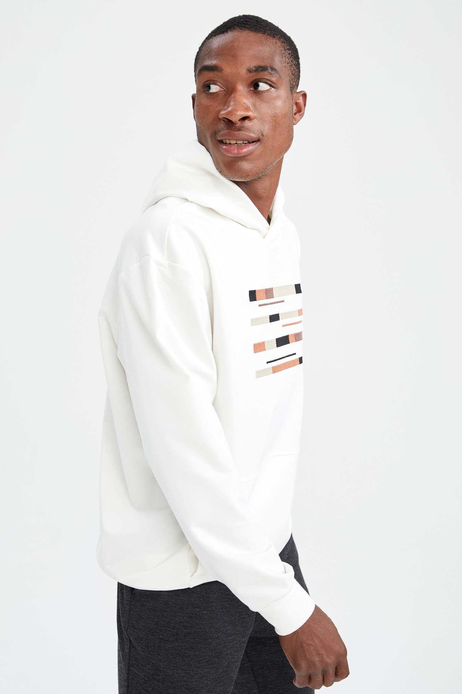Oversize Fit Kapüşonlu İşlemeli Fleto Cepli Uzun Kollu Sweatshirt