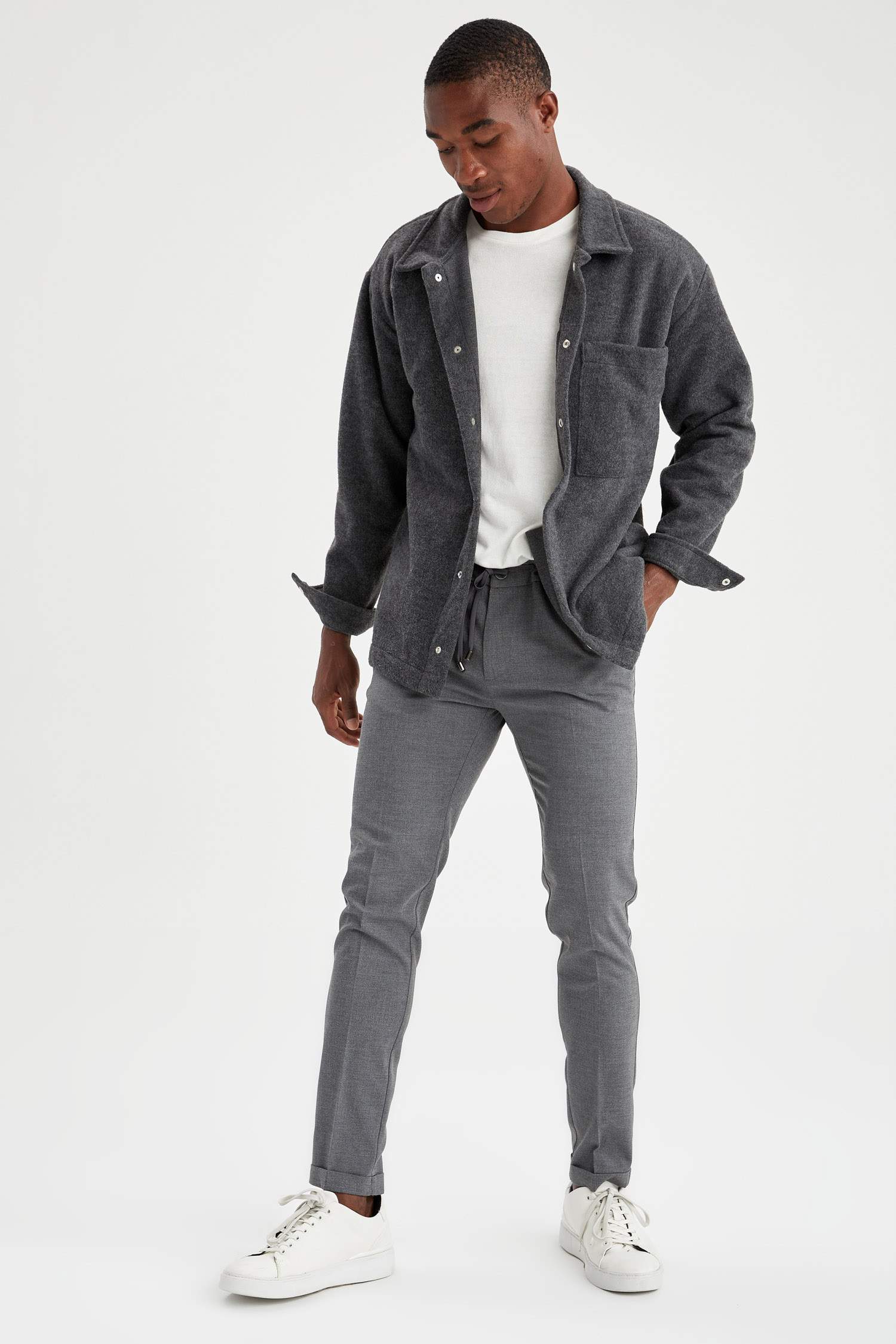 Modern Fit Gömlek Yaka Keçe Görünümlü Mont