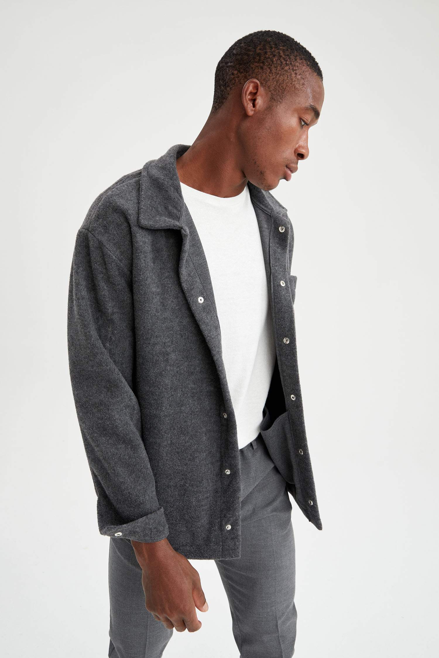 Modern Fit Gömlek Yaka Keçe Görünümlü Mont