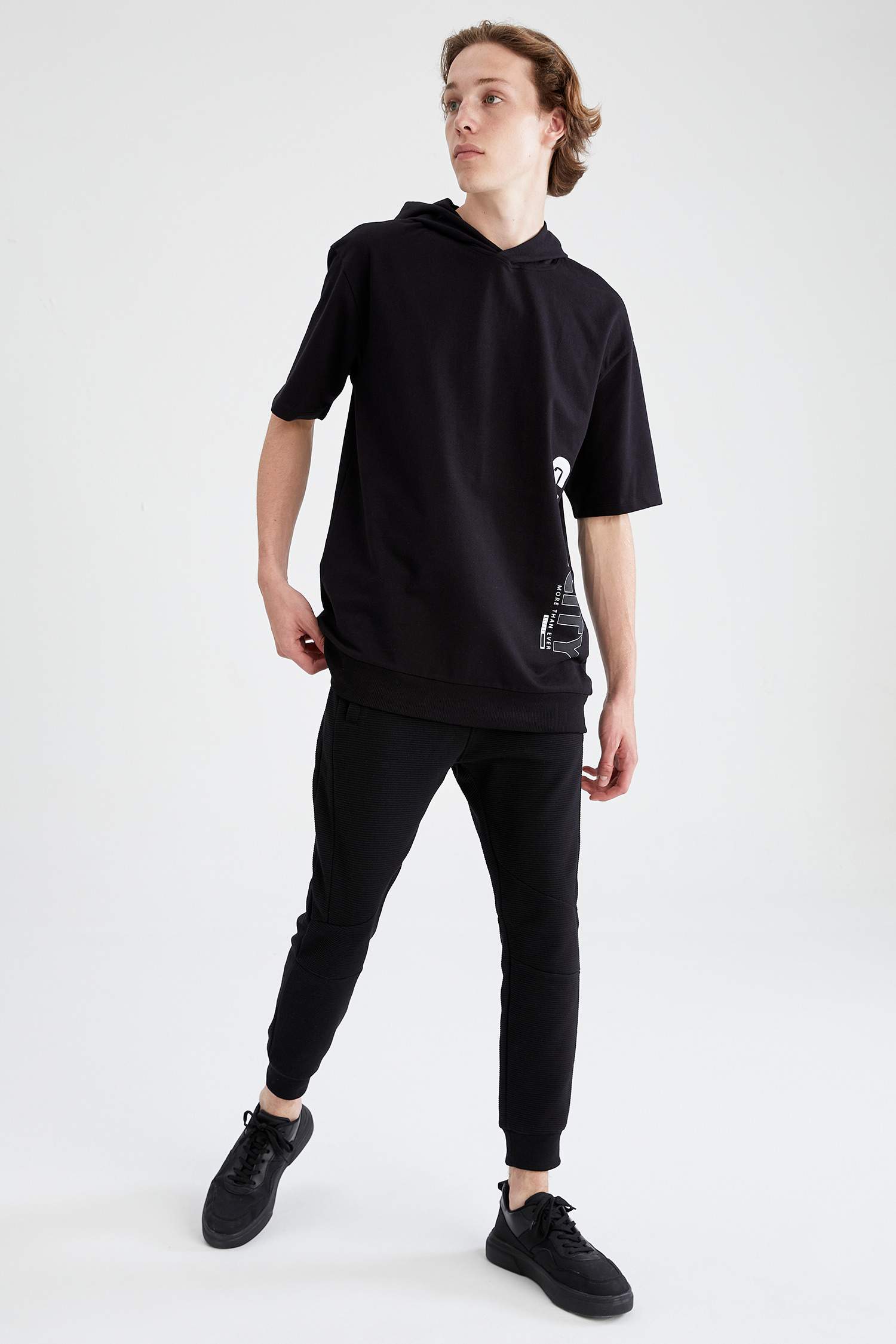 Oversize Fit Baskılı Kapüşonlu Kısa Kollu Pamuklu Sweatshirt