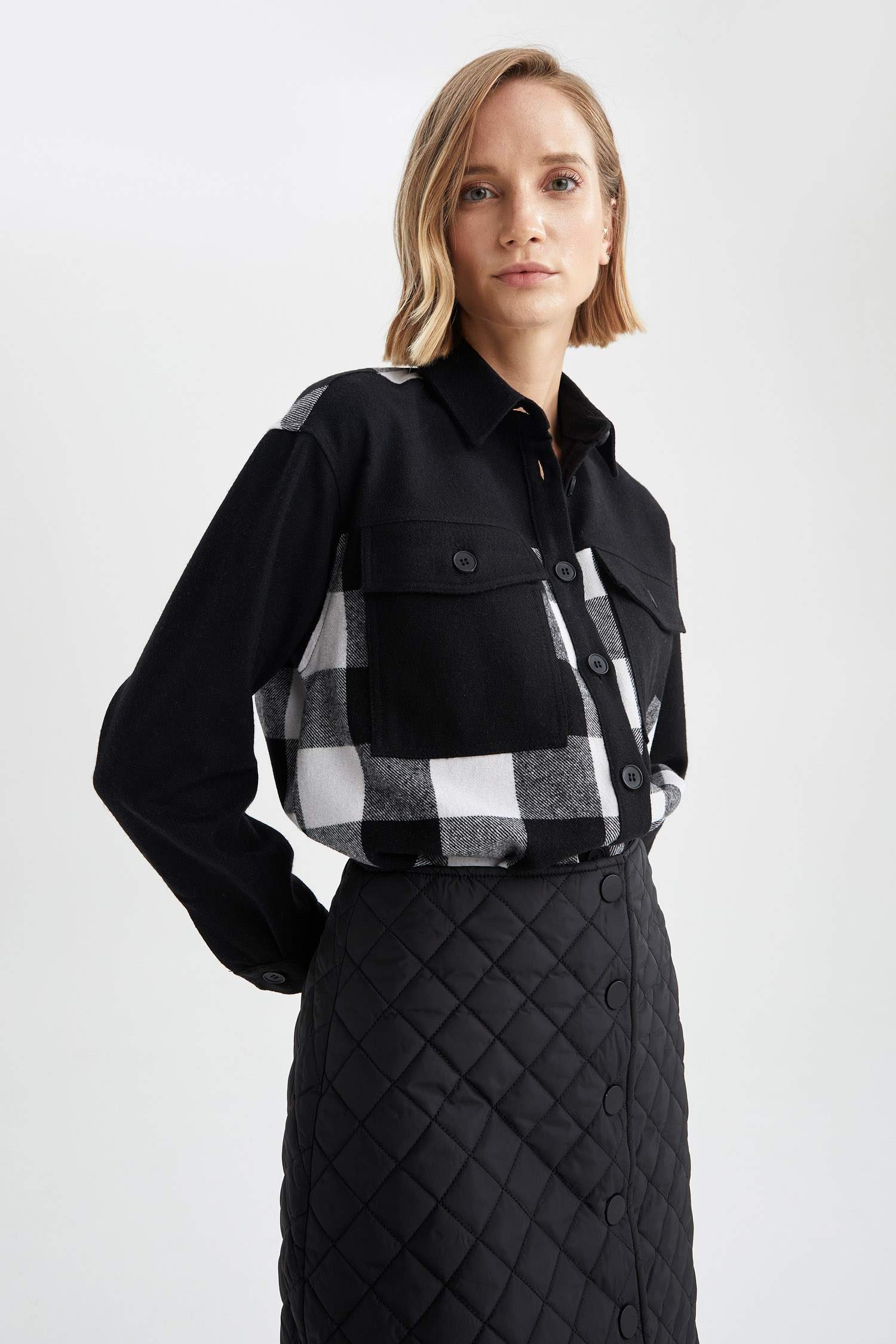 Oversize Fit Cep Detaylı Kareli Uzun Kollu Gömlek
