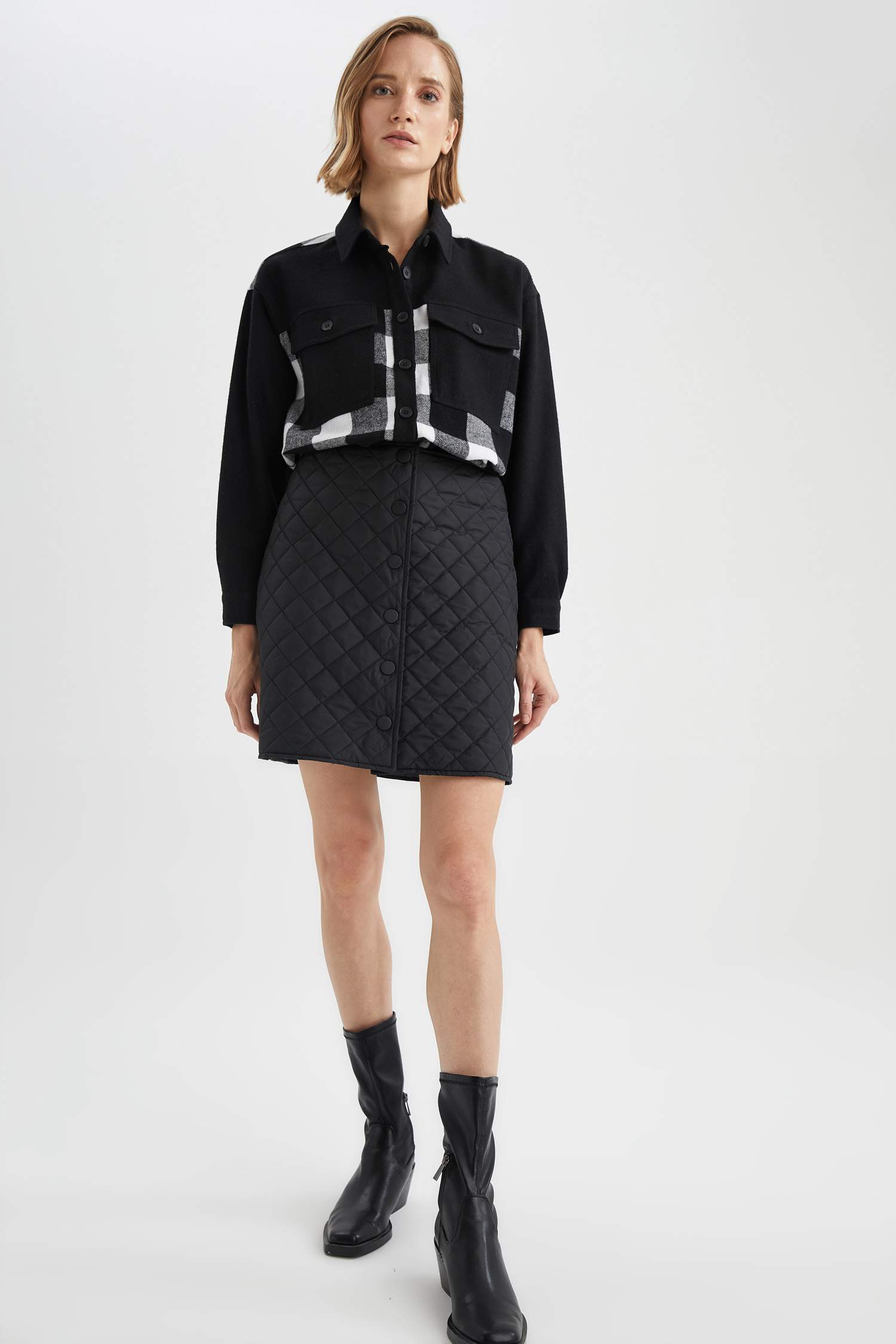Oversize Fit Cep Detaylı Kareli Uzun Kollu Gömlek