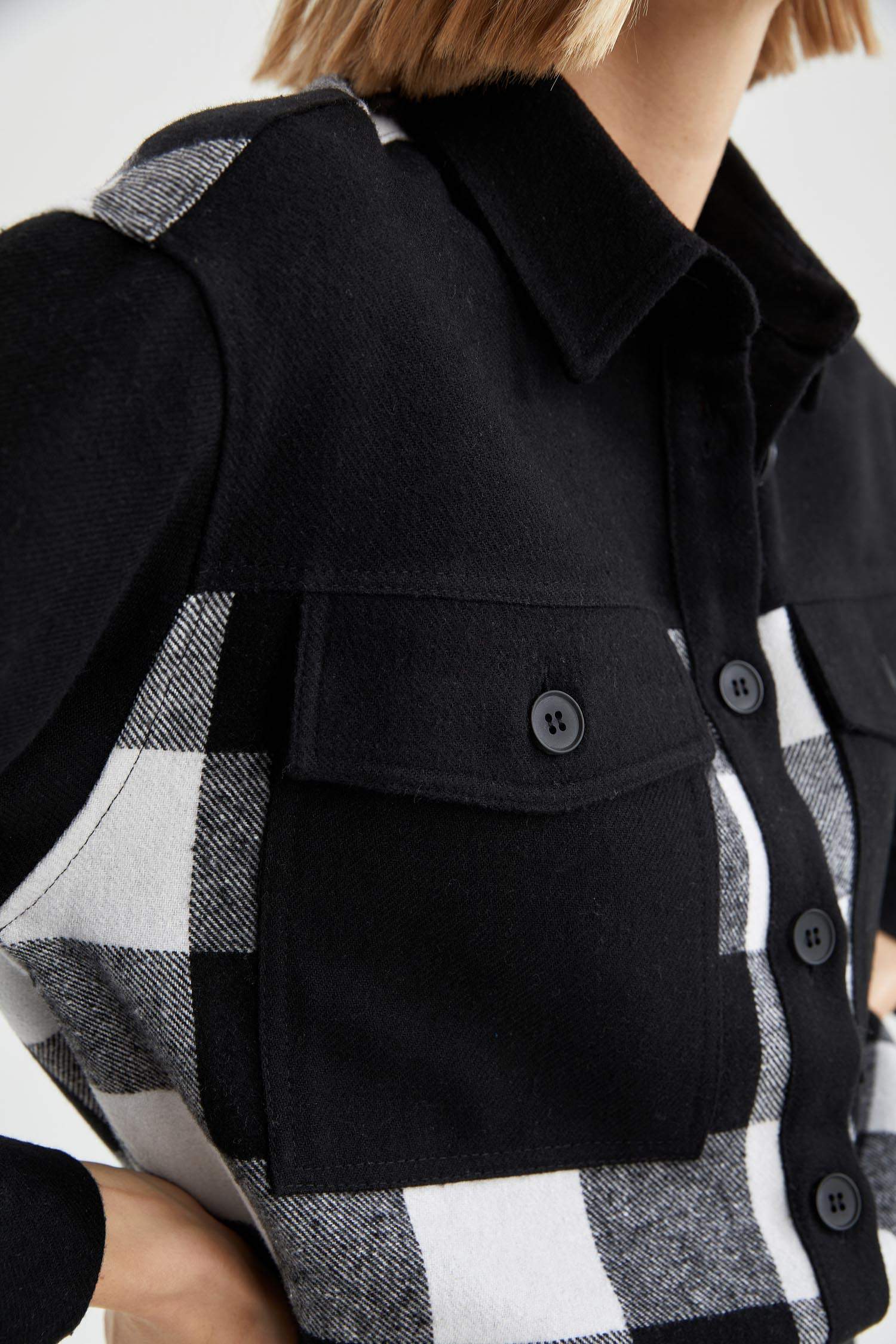 Oversize Fit Cep Detaylı Kareli Uzun Kollu Gömlek