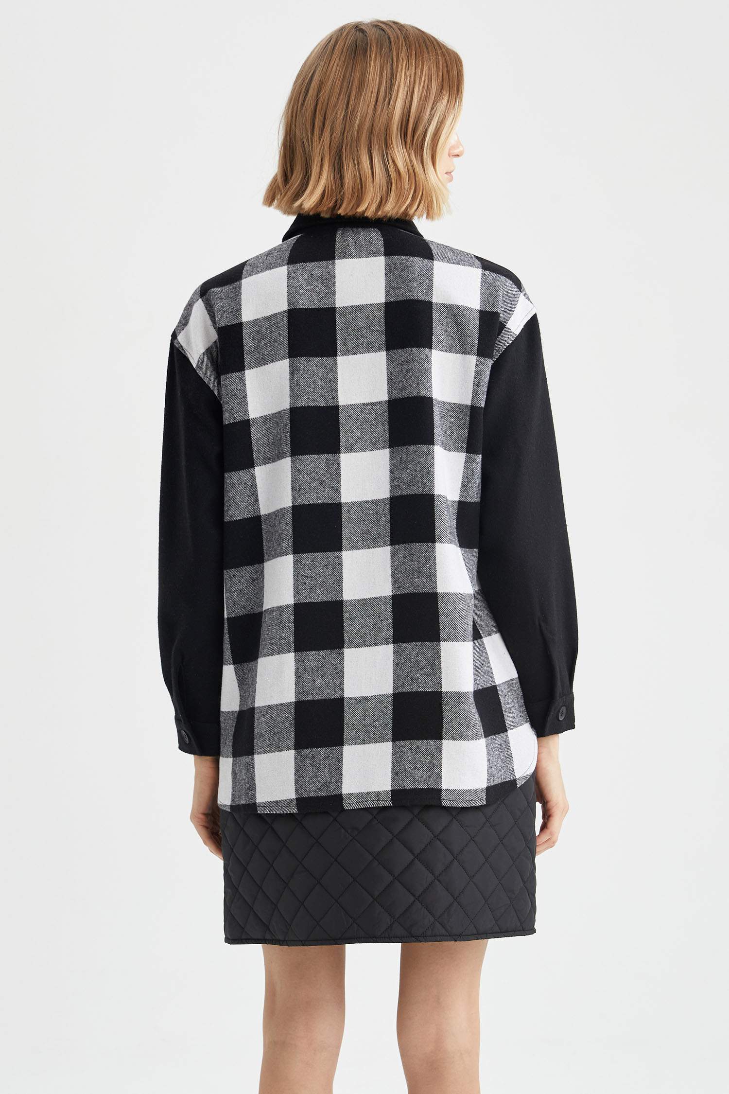 Oversize Fit Cep Detaylı Kareli Uzun Kollu Gömlek